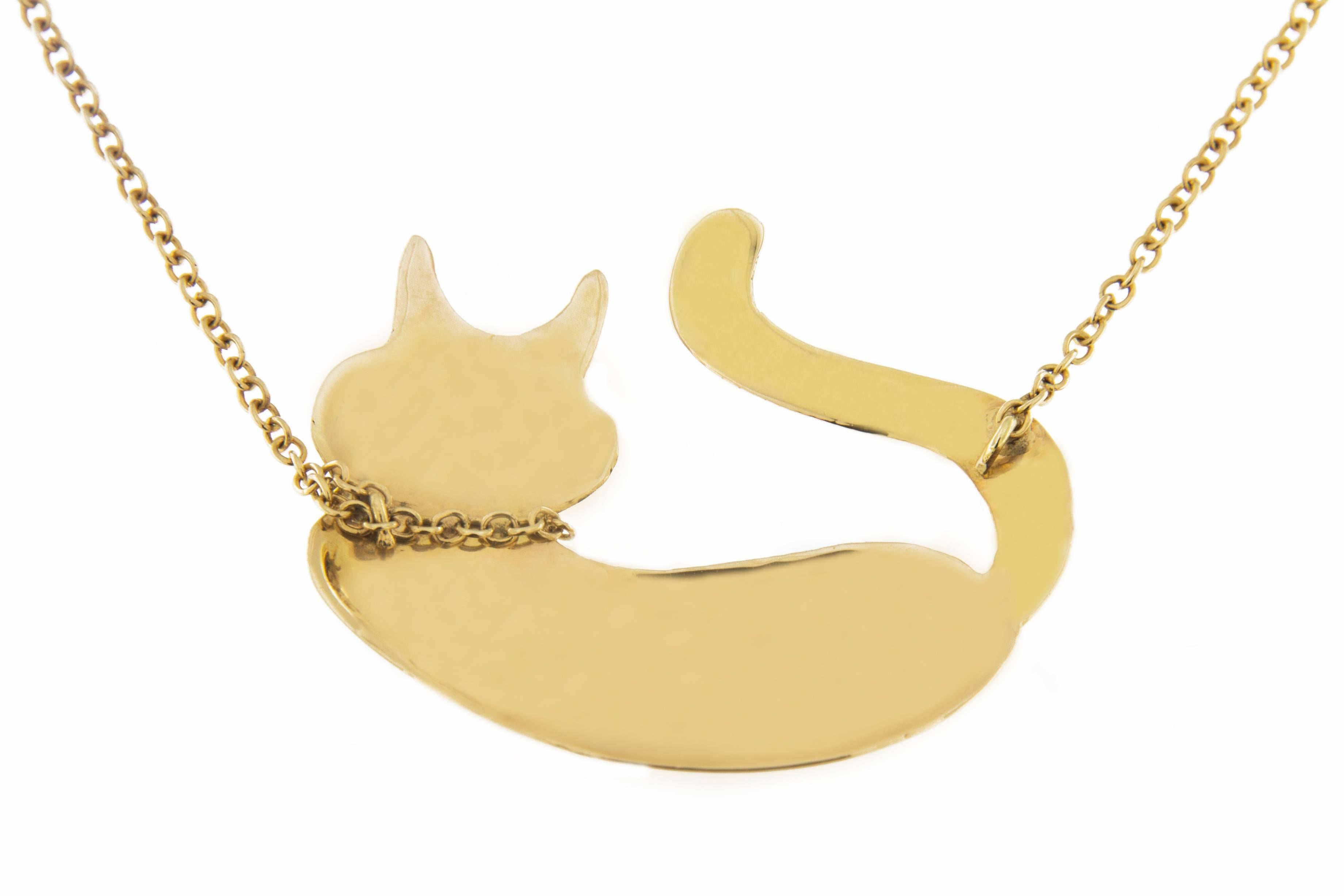 Jona 18 Karat Yellow Gold Cat Pendant In New Condition In Torino, IT