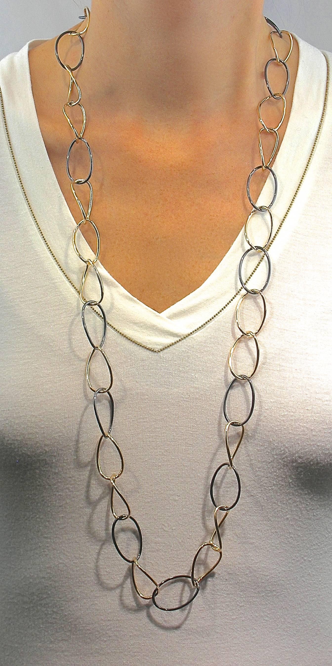 Alex Jona - Collana lunga in ceramica nera High-Tech in oro - A Link in vendita 1