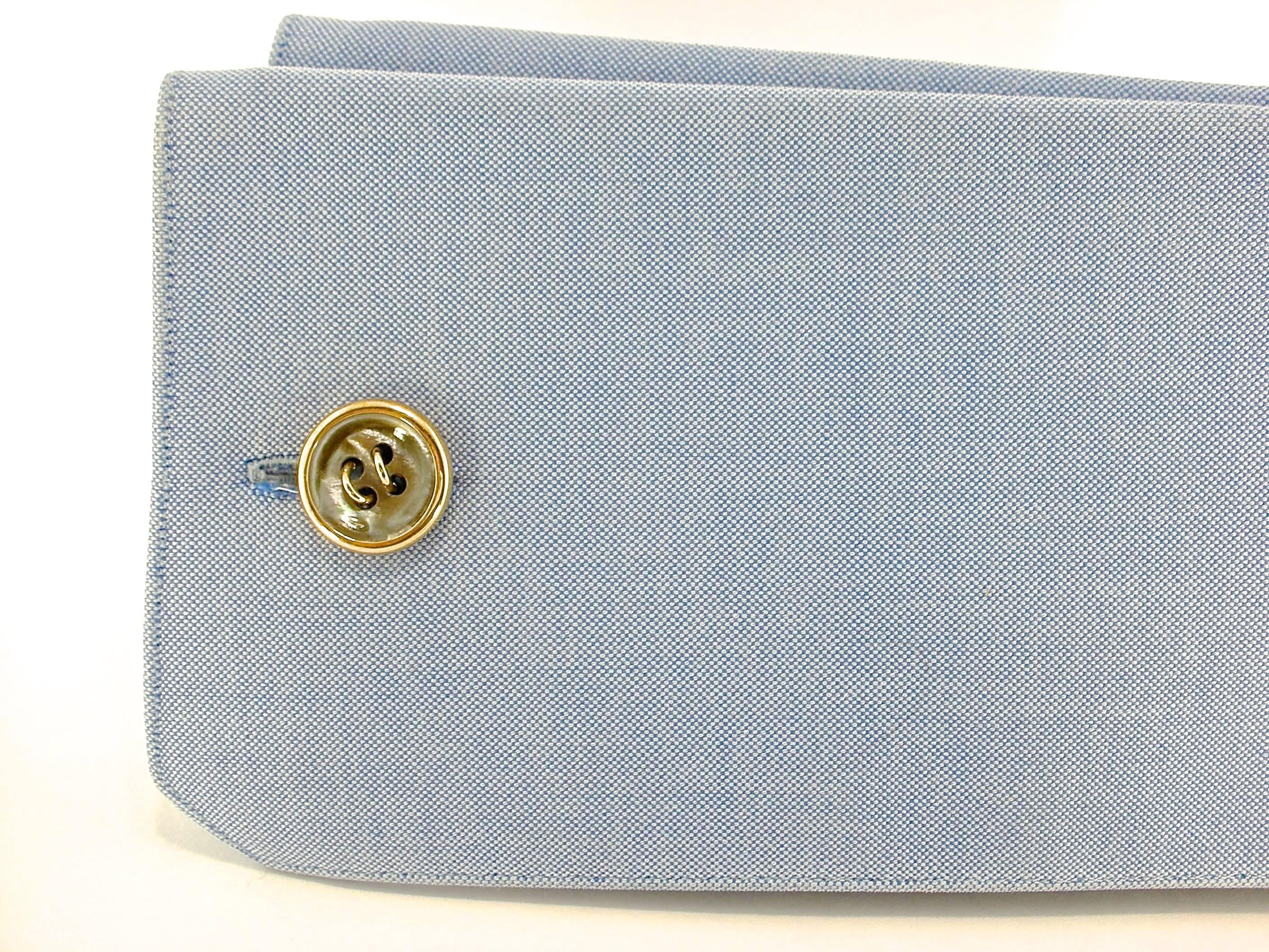 Jona design collection, hand crafted in Italy, 9 karat rose gold cufflinks with grey mother of pearl buttons.
All Jona jewelry is new and has never been previously owned or worn. Each item will arrive at your door beautifully gift wrapped in Jona