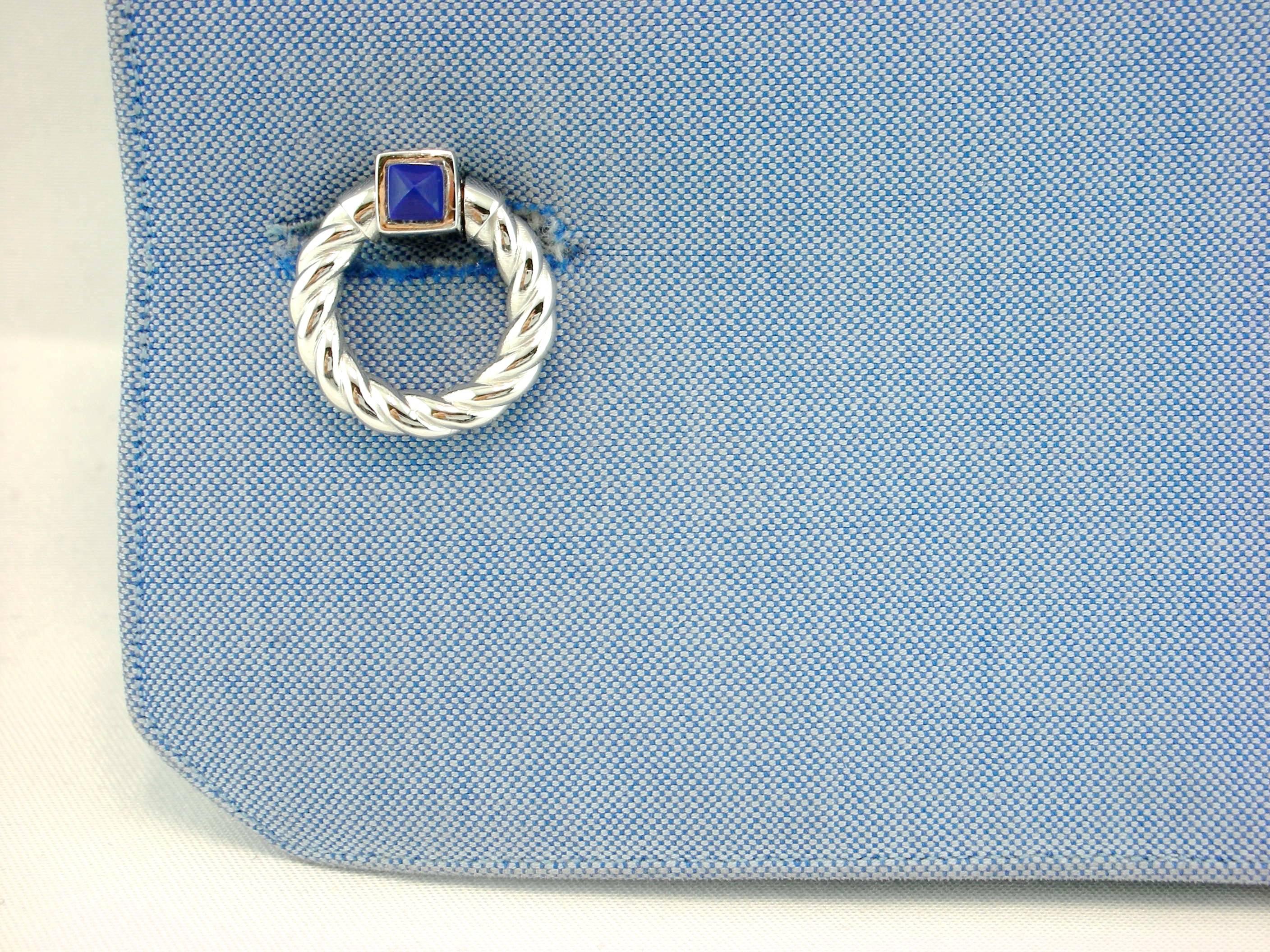 Alex Jona design collection, hand crafted in Italy, rhodium plated sterling silver double ring folding cufflinks with Lapis cabochons. Marked JONA 925.
Alex Jona cufflinks stand out, not only for their special design and for the excellent quality,