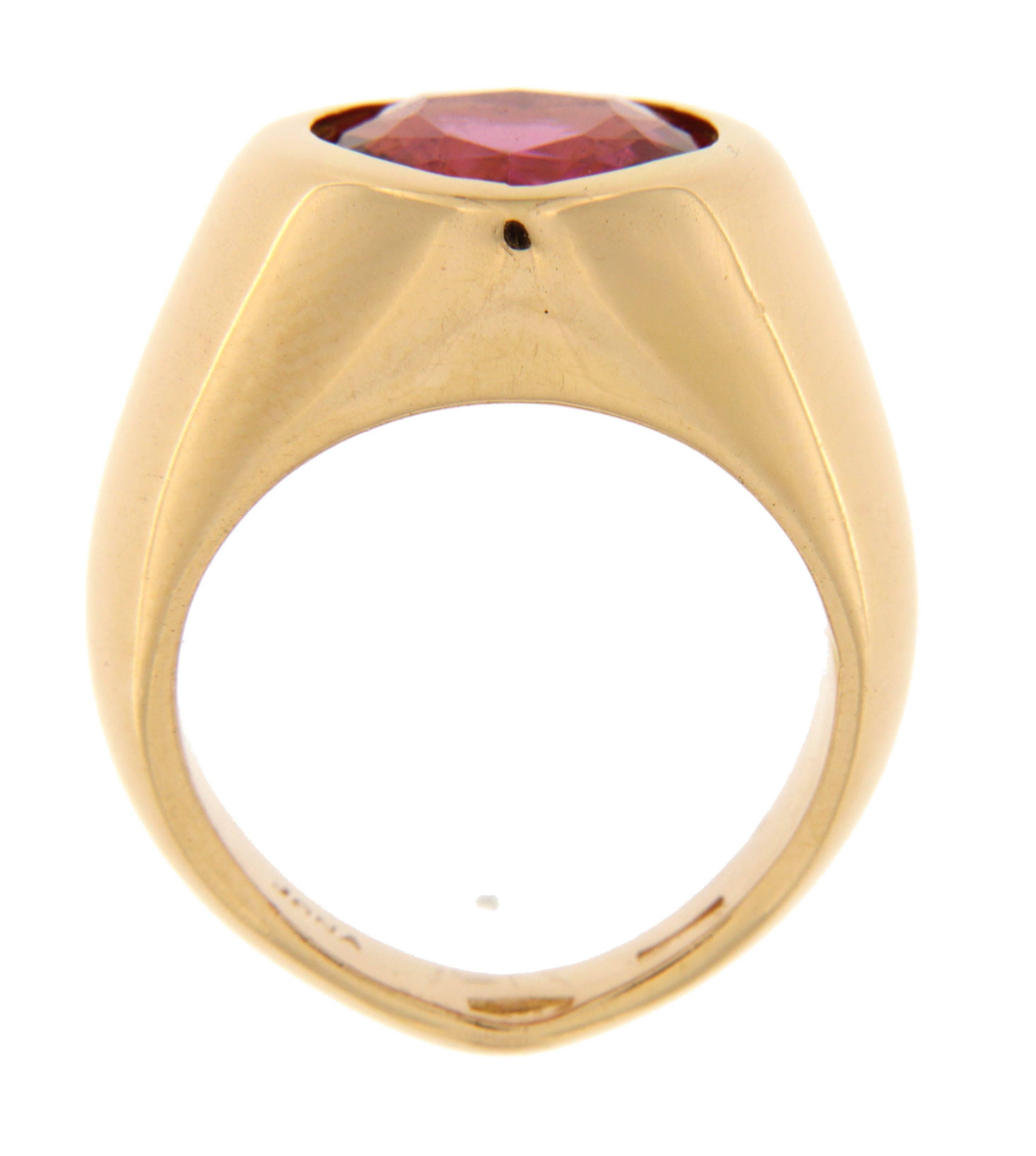 Women's or Men's Jona Rubelite Tourmaline 18 Karat Yellow Gold Heart Signet Ring