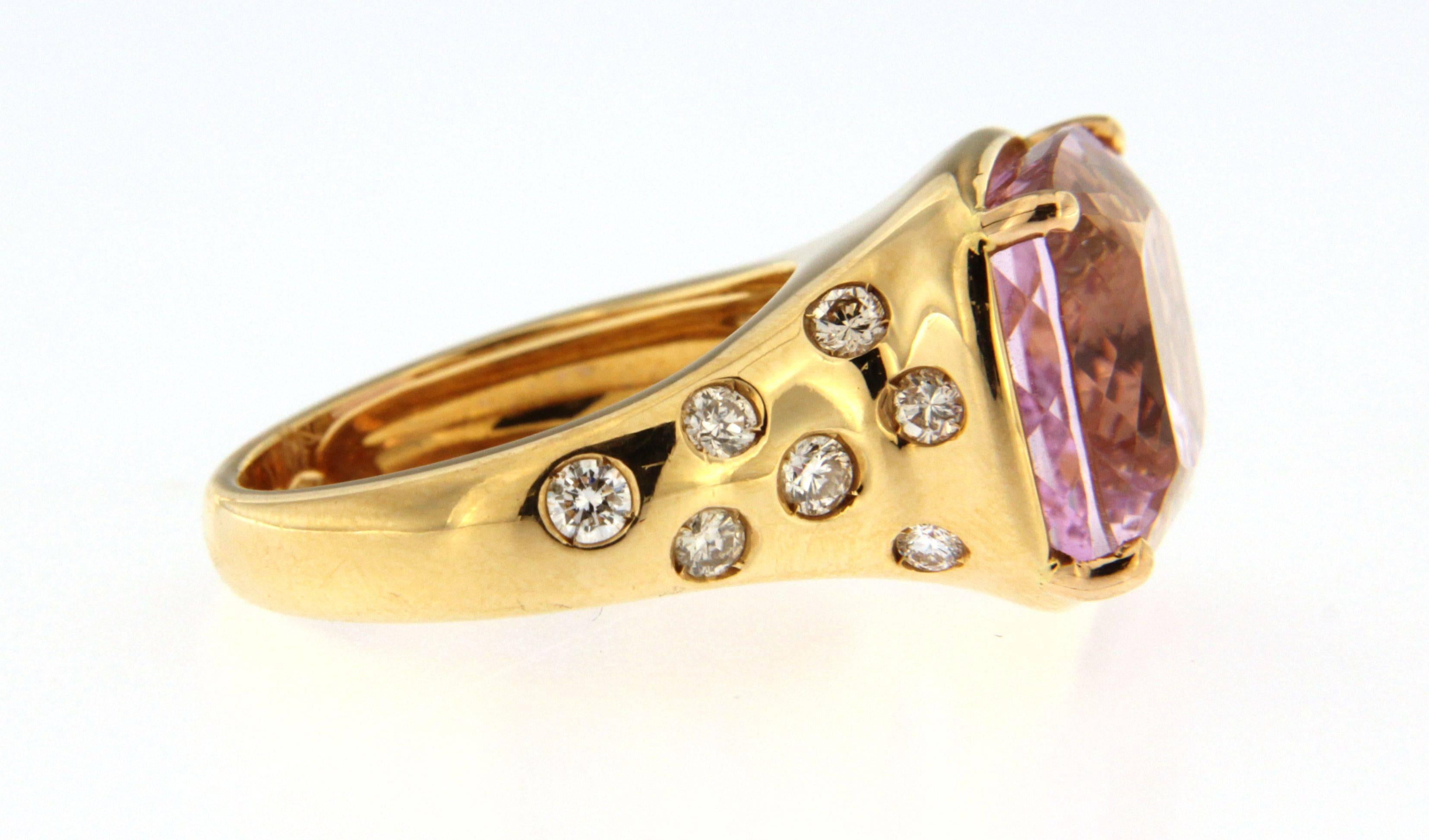 Alex Jona Kunzite Diamond 18 Karat Yellow Gold Ring In New Condition In Torino, IT
