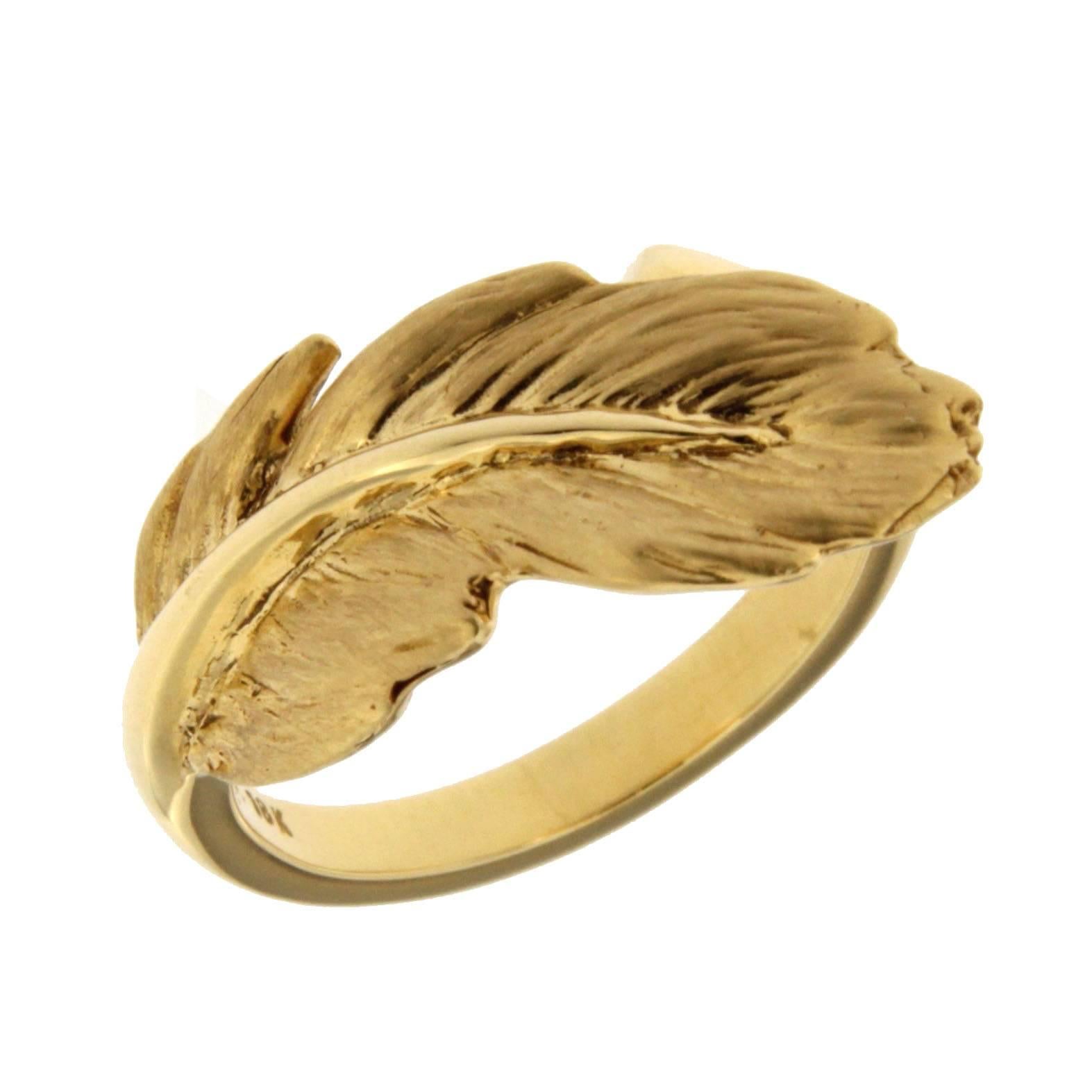 Jona Feather 18 Karat Yellow Gold Ring In New Condition In Torino, IT