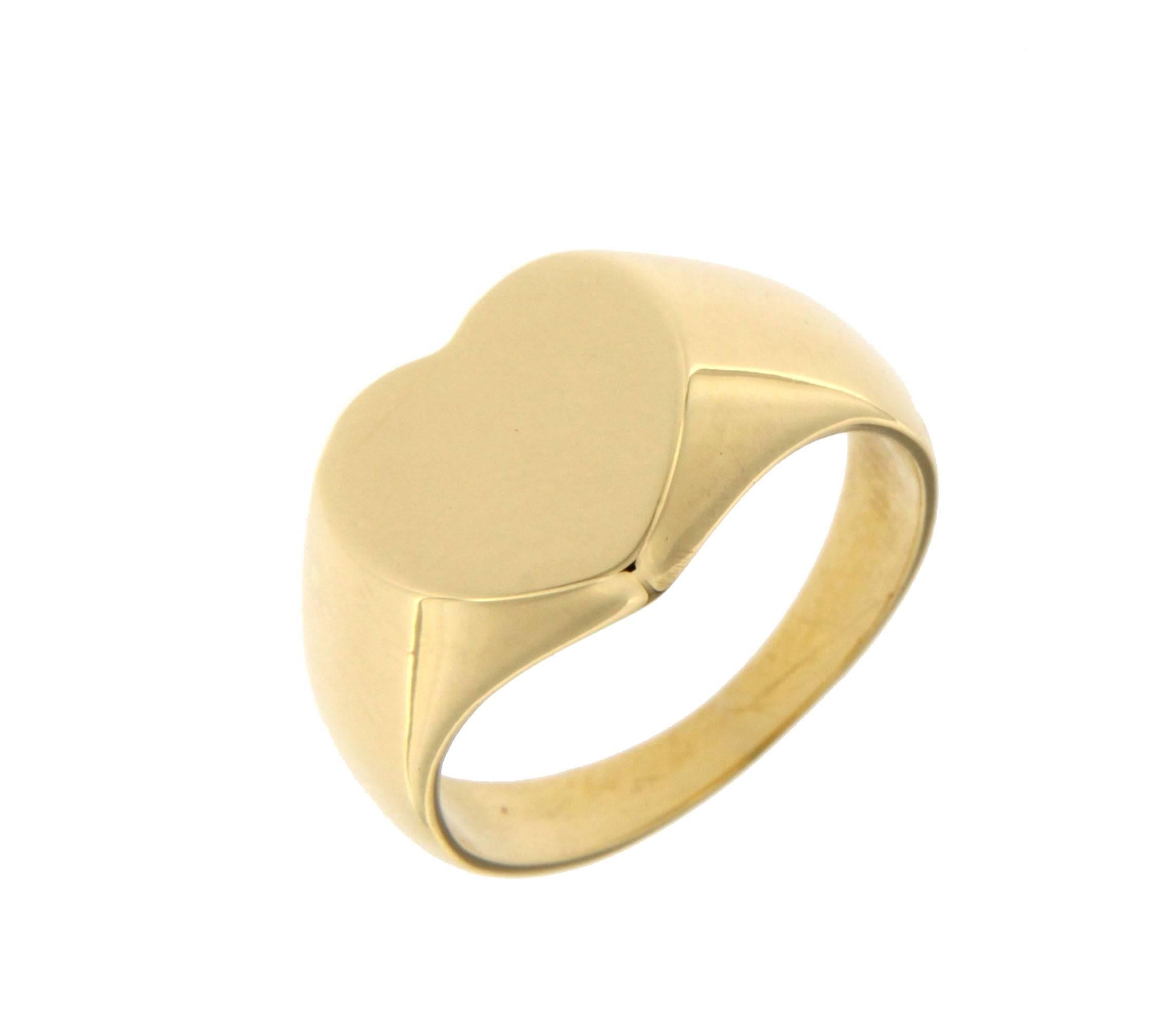 Jona design collection, 18 karat yellow gold heart shaped signet ring, fit to be worn on pinkie finger.
Size US 3, can be sized to any specification. All Jona jewelry is new and has never been previously owned or worn. Each item will arrive at your