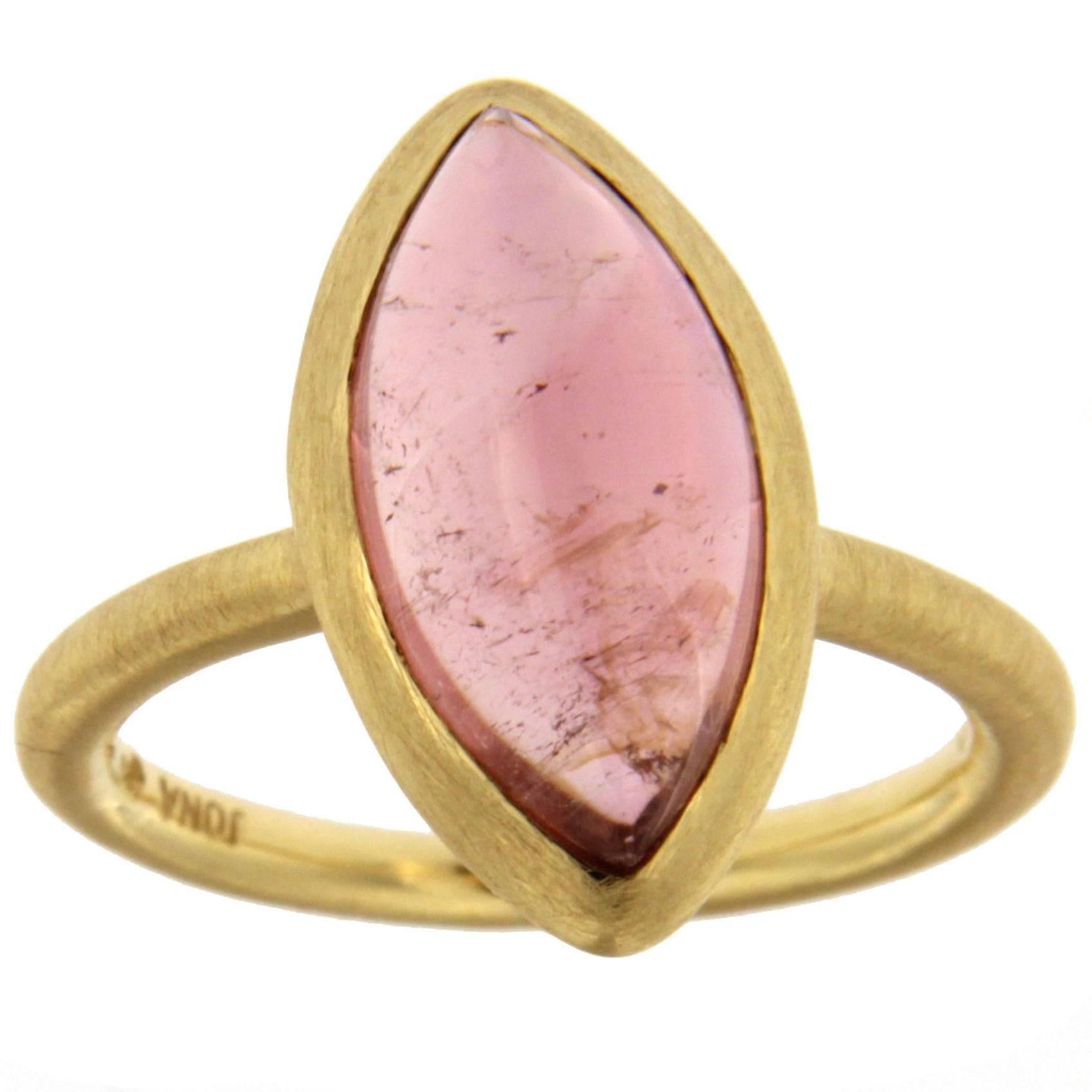 Jona Pink Tourmaline Brushed 18k Yellow Gold Ring In New Condition In Torino, IT