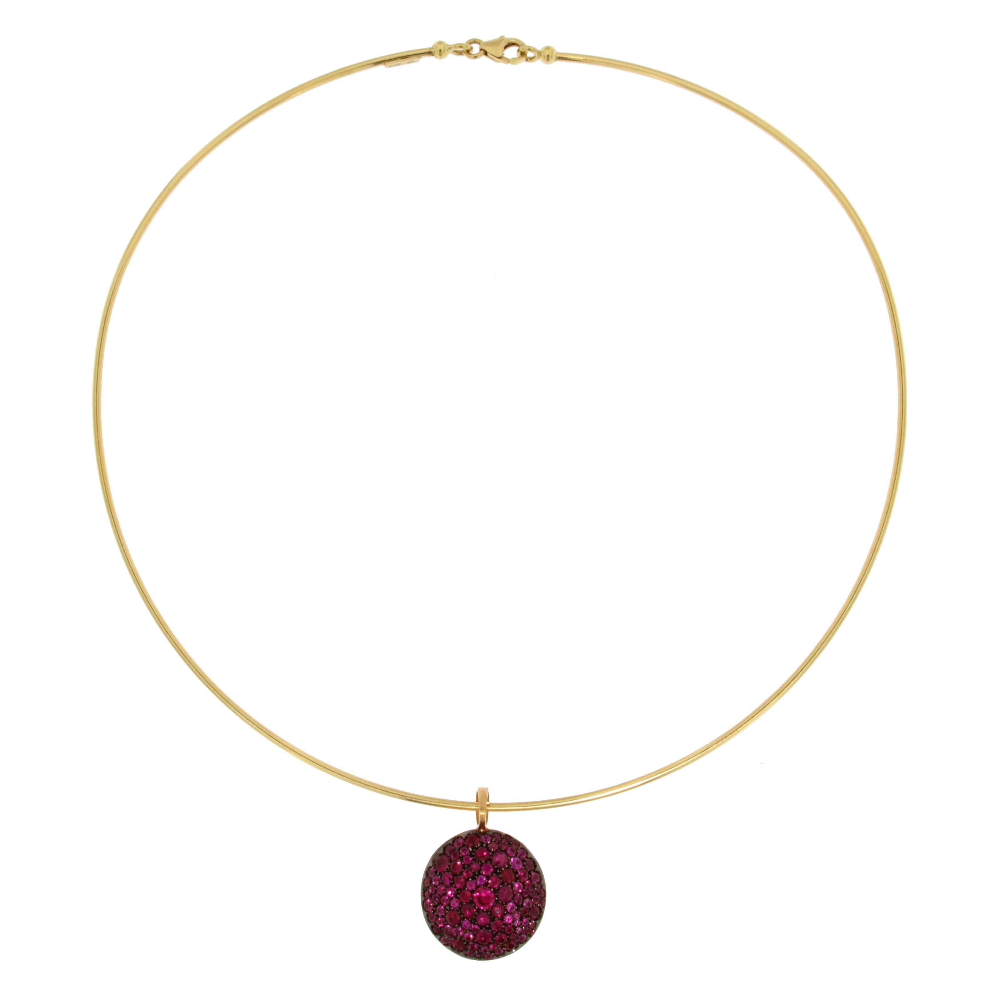 Jona Ruby Gold Pendant Necklace In New Condition In Torino, IT