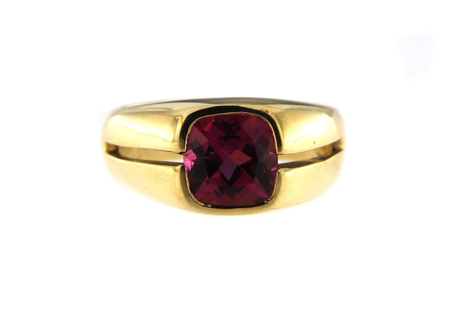 Jona Rubellite Gold Band Ring In New Condition In Torino, IT