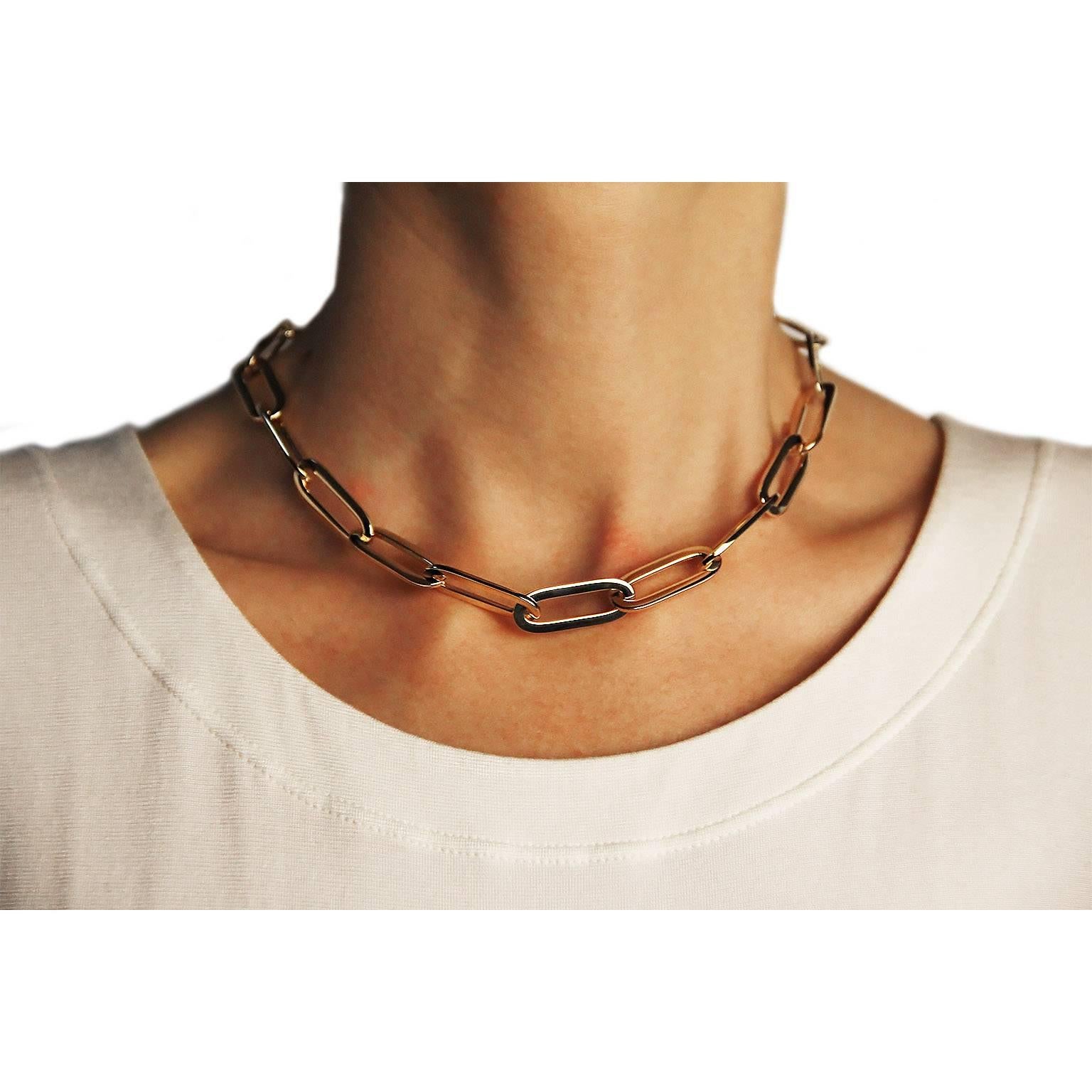 Alex Jona Design Collection, Hand crafted in Italy, 18 karat yellow gold 17.3 inch long link chain necklace.
Alex Jona jewels stand out, not only for their special design and for the excellent quality of the gemstones, but also for the careful