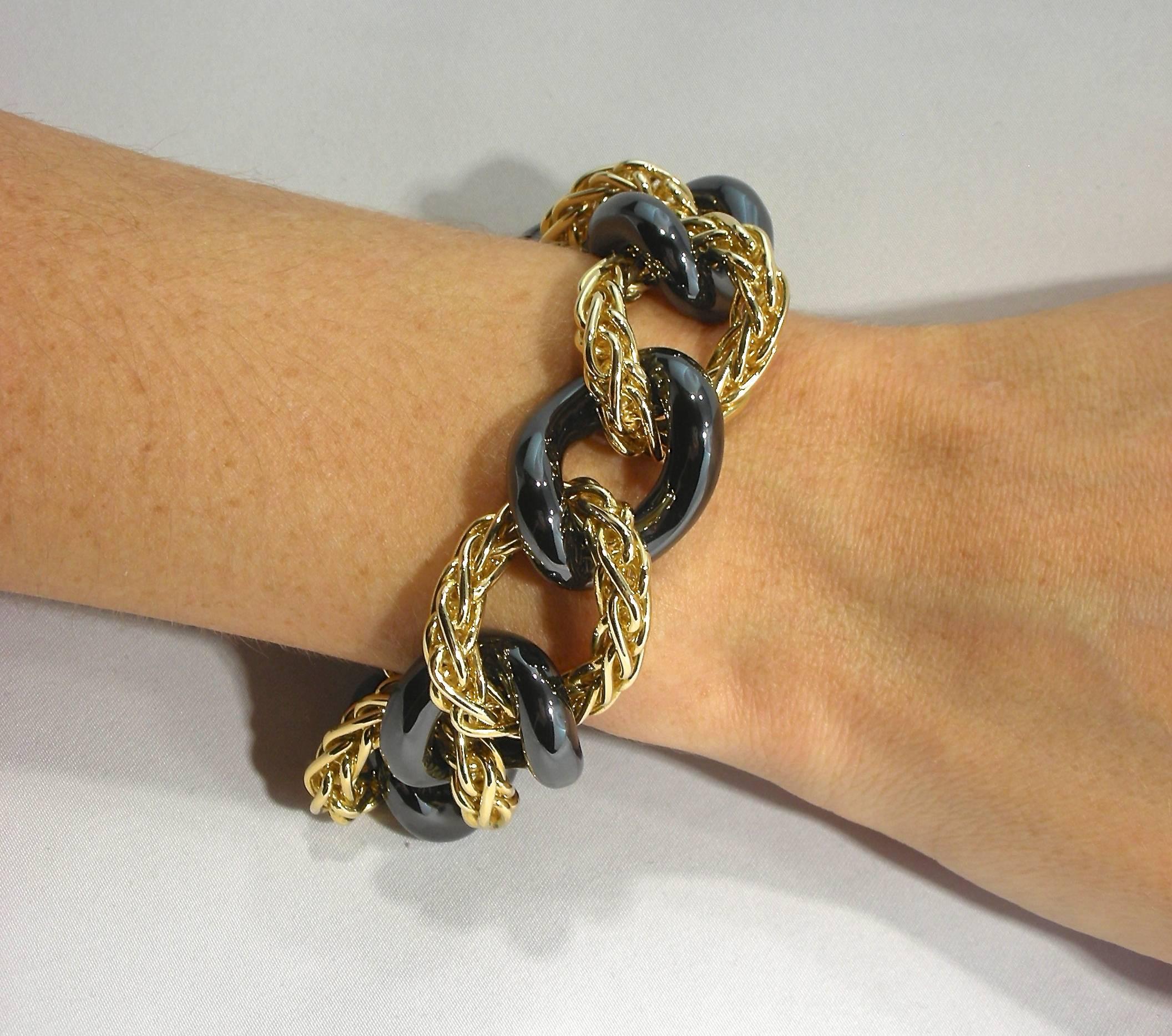 Contemporary Jona High-Tech Black Ceramic Gold Curb-Link Bracelet
