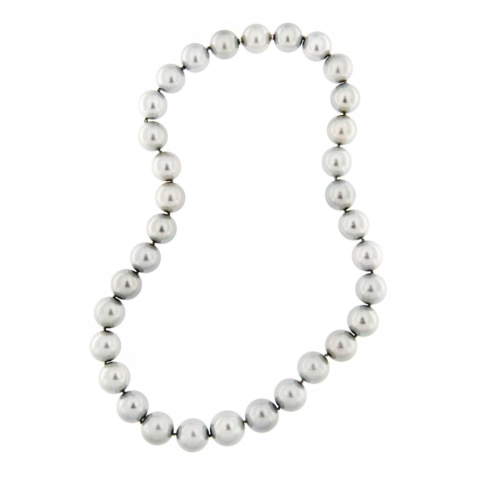 Round Cut Jona Tahiti Light Grey Pearl Necklace