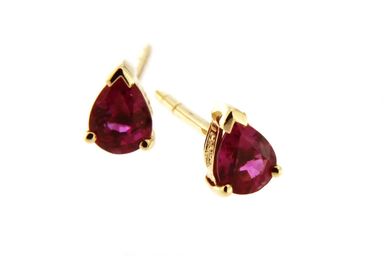 Jona Ruby Yellow Gold Stud Earrings In New Condition In Torino, IT