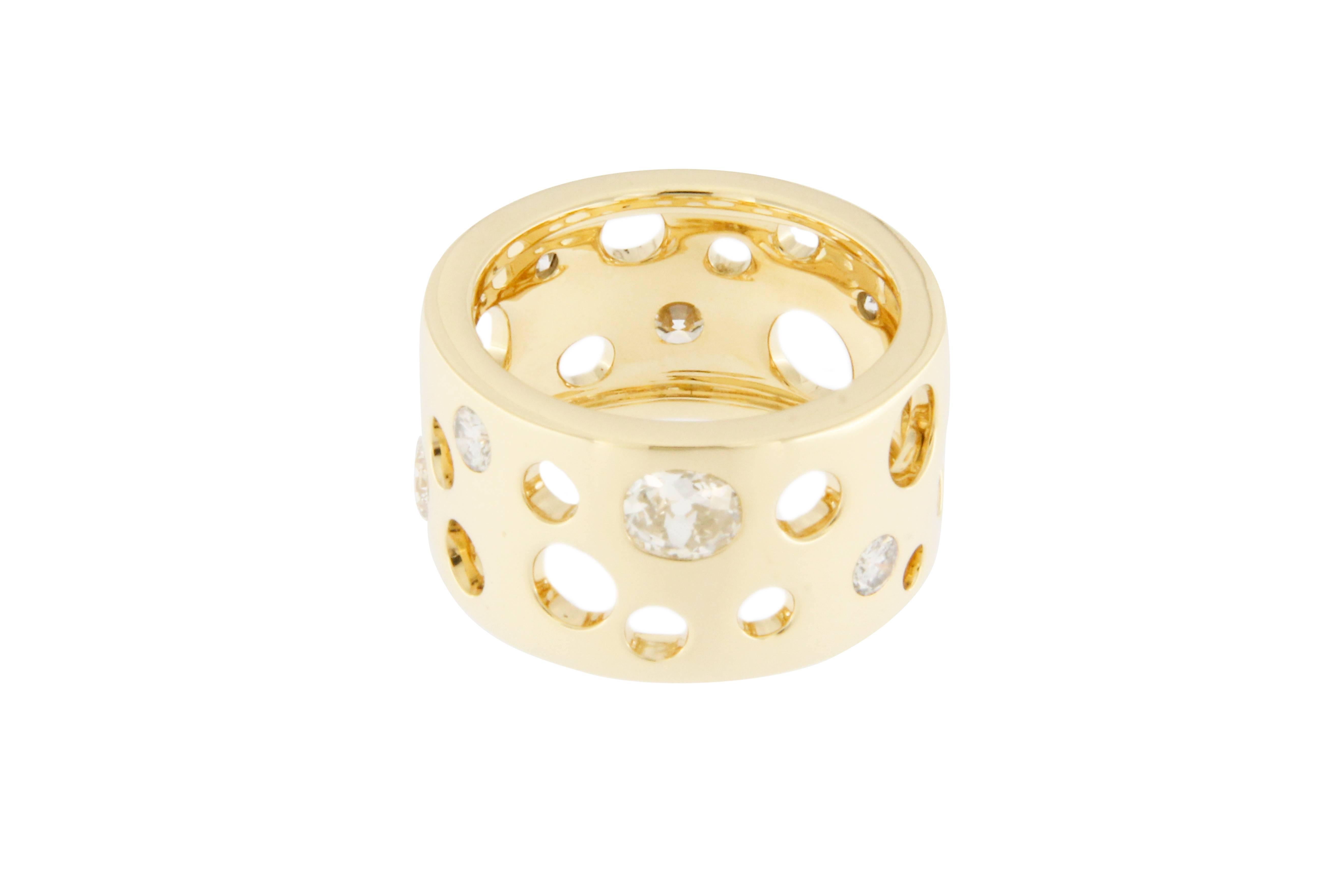 Jona White Diamond 18 Karat Yellow Gold Band Ring 1