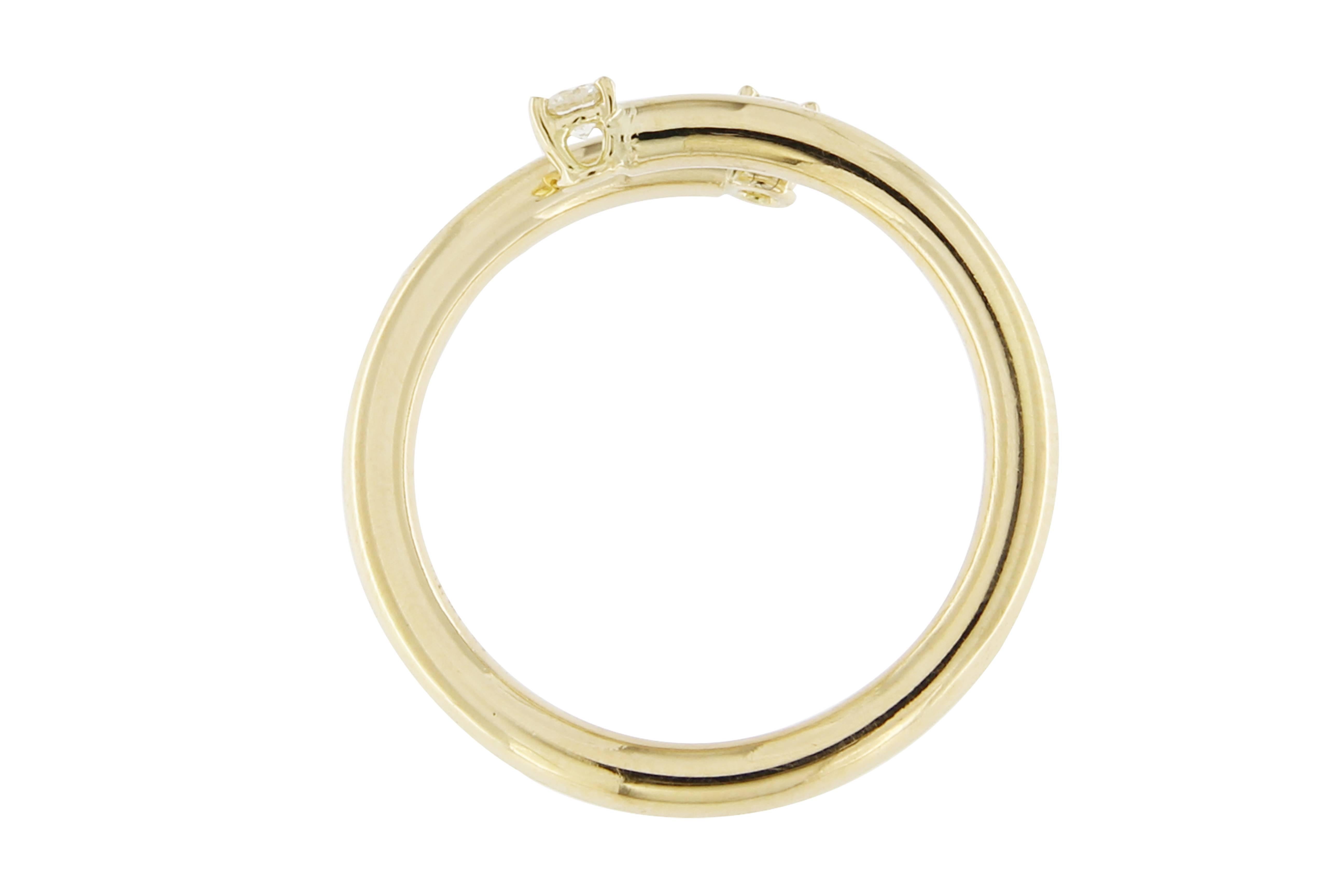 Jona White Diamond 18 Karat Yellow Gold Crossover Ring In New Condition In Torino, IT