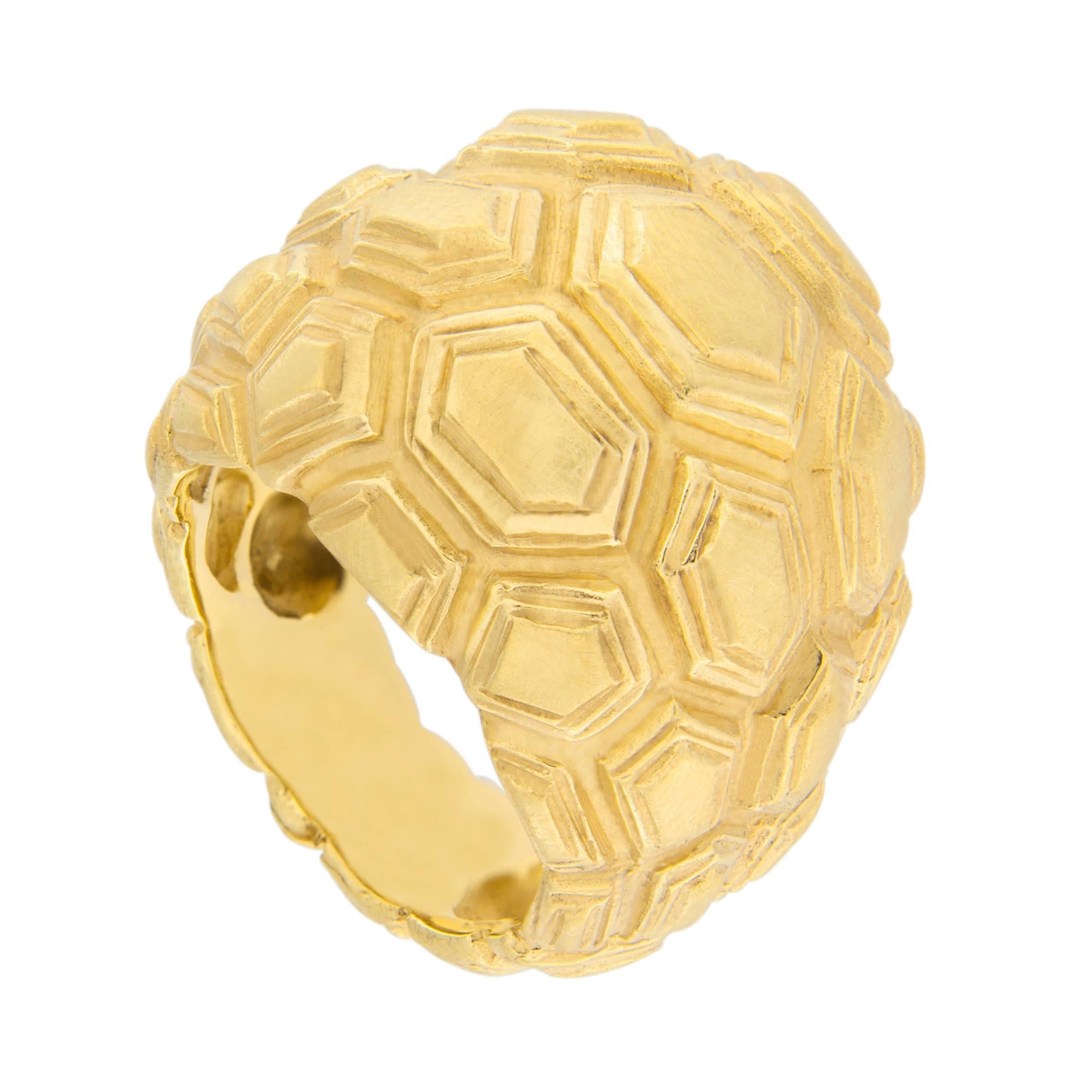 Alex Jona Testudo 18 Karat Yellow Gold Dome Ring In New Condition In Torino, IT
