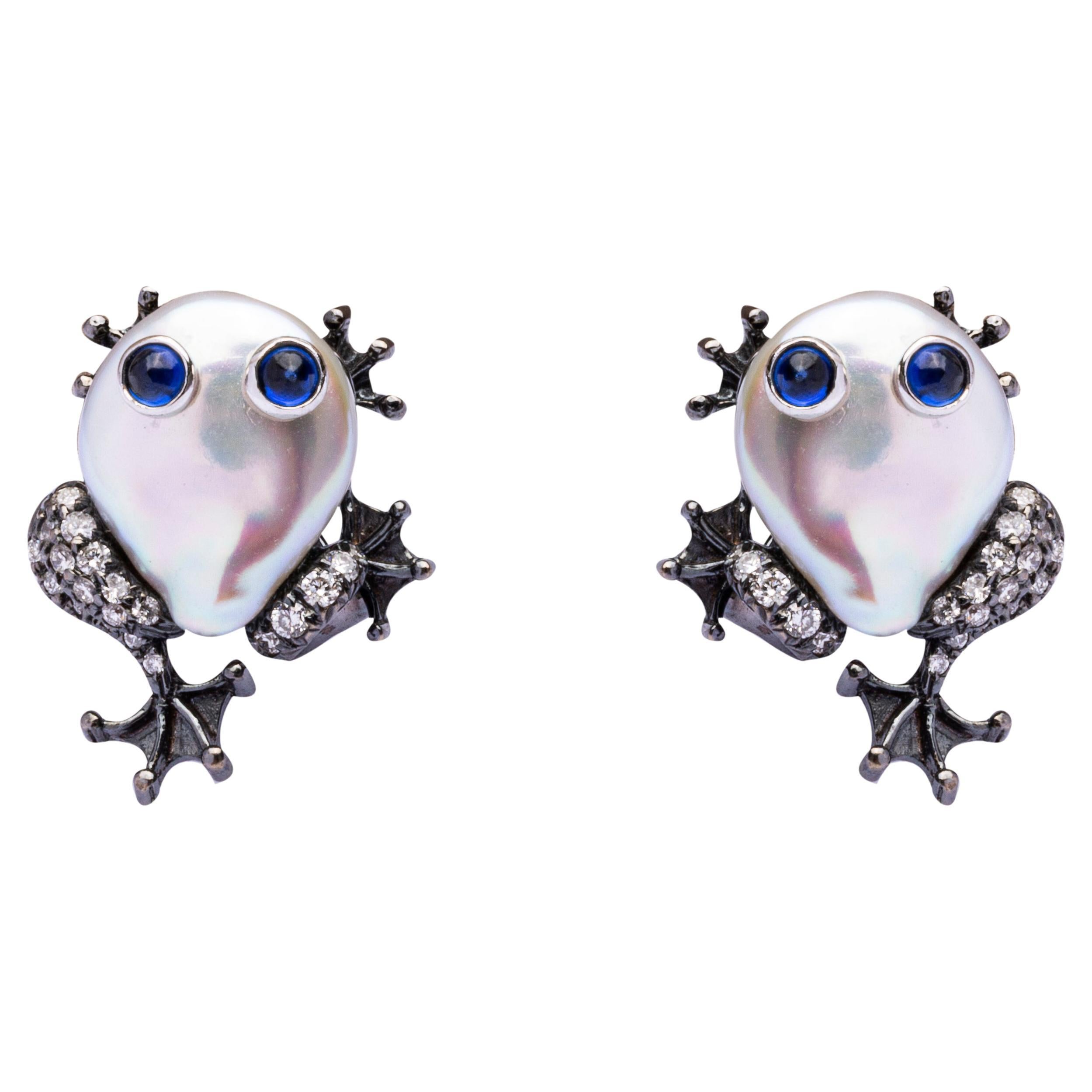 Alex Jona Clips d'oreilles grenouille en or blanc 18 carats avec perles, saphirs et diamants blancs