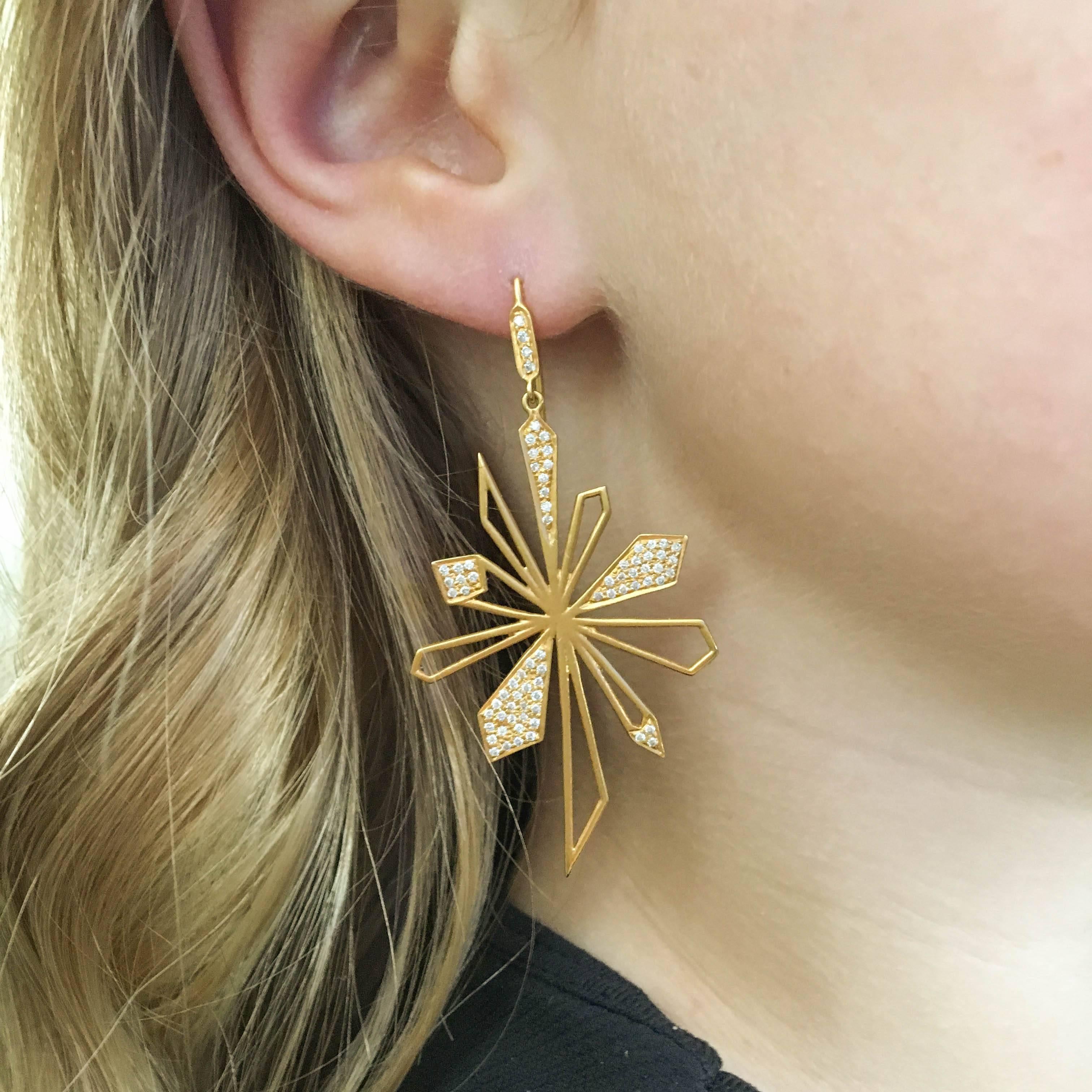 Contemporary Lauren Harper .64 Carats Diamonds Yellow Gold Sunburst Earrings For Sale