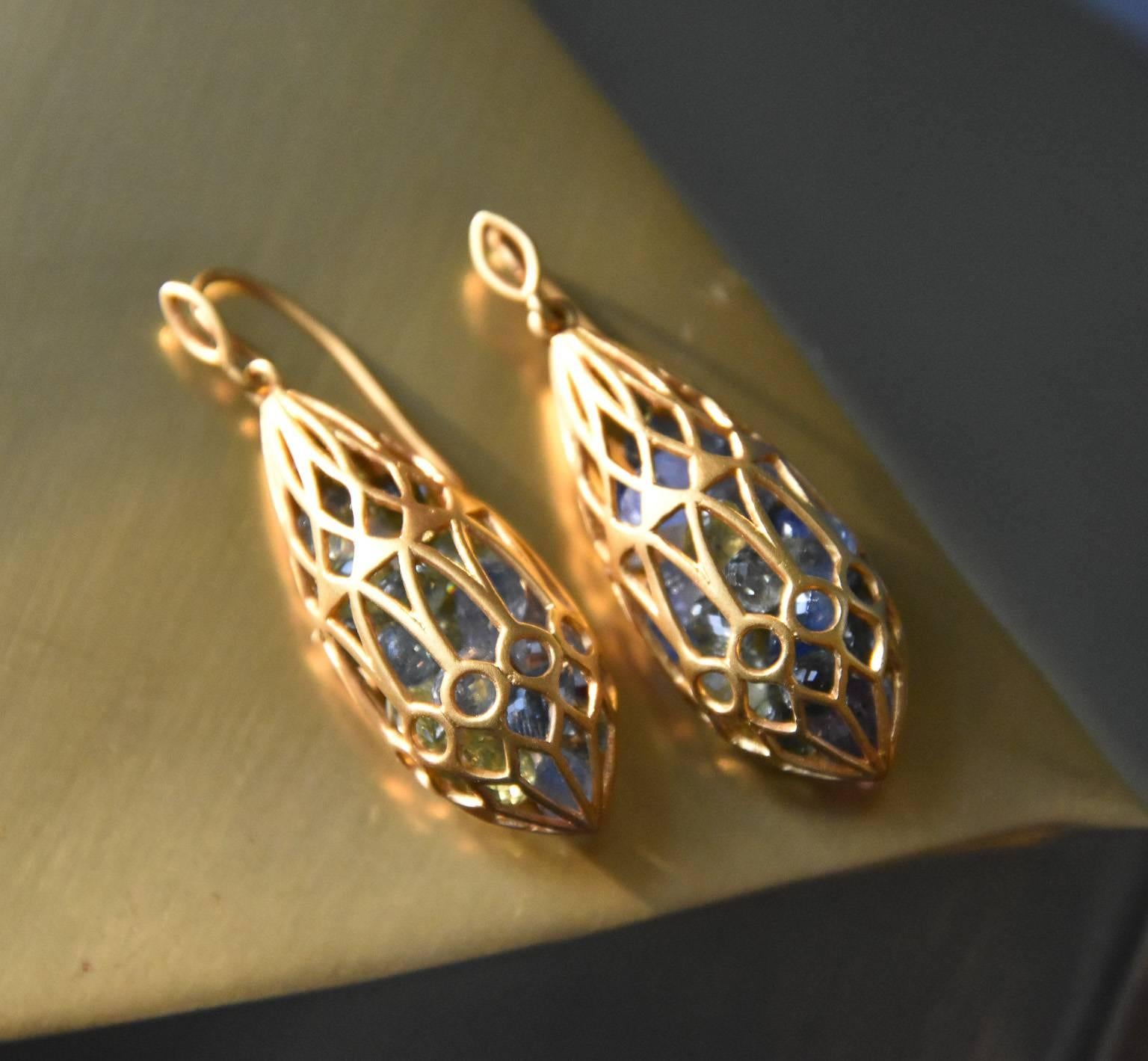 Lauren Harper Sapphire Gold Pear Drop Earrings In New Condition In Winnetka, IL