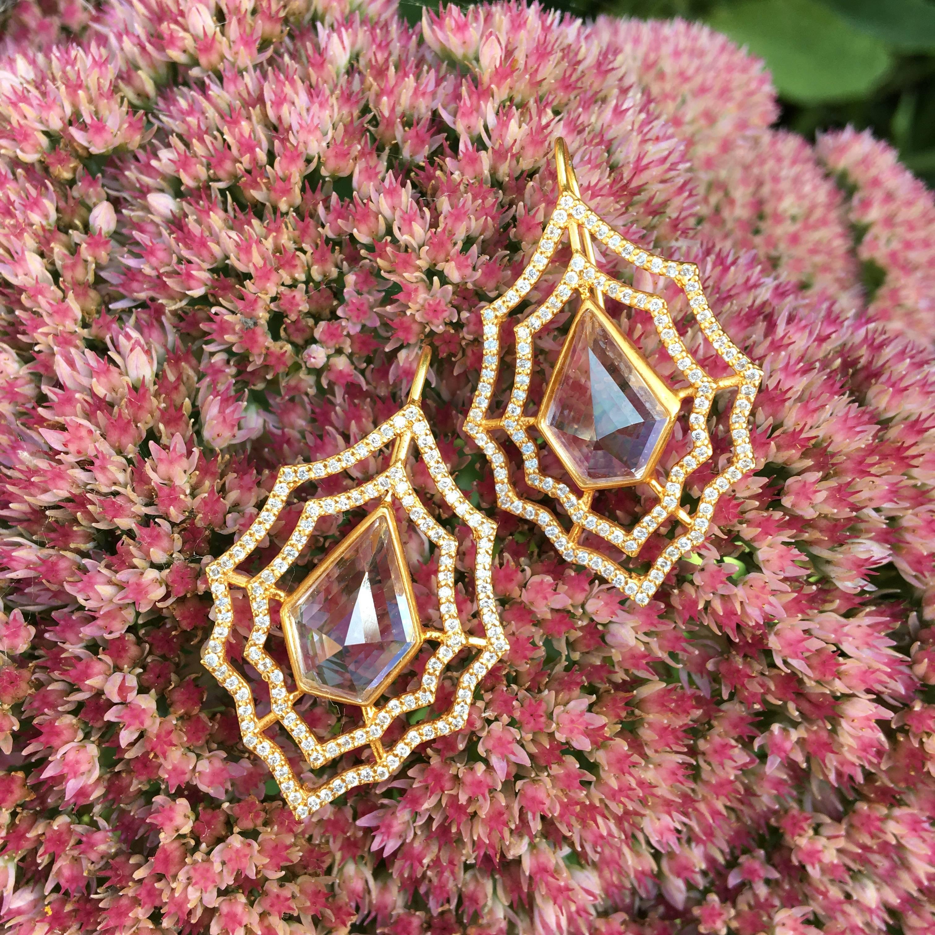 Kite Cut 10.96 Carat Kunzite 1.26 Carat Diamond Gold Earrings For Sale