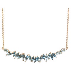 Collar en barra de oro con aguamarina de 2,29 quilates by Lauren Harper