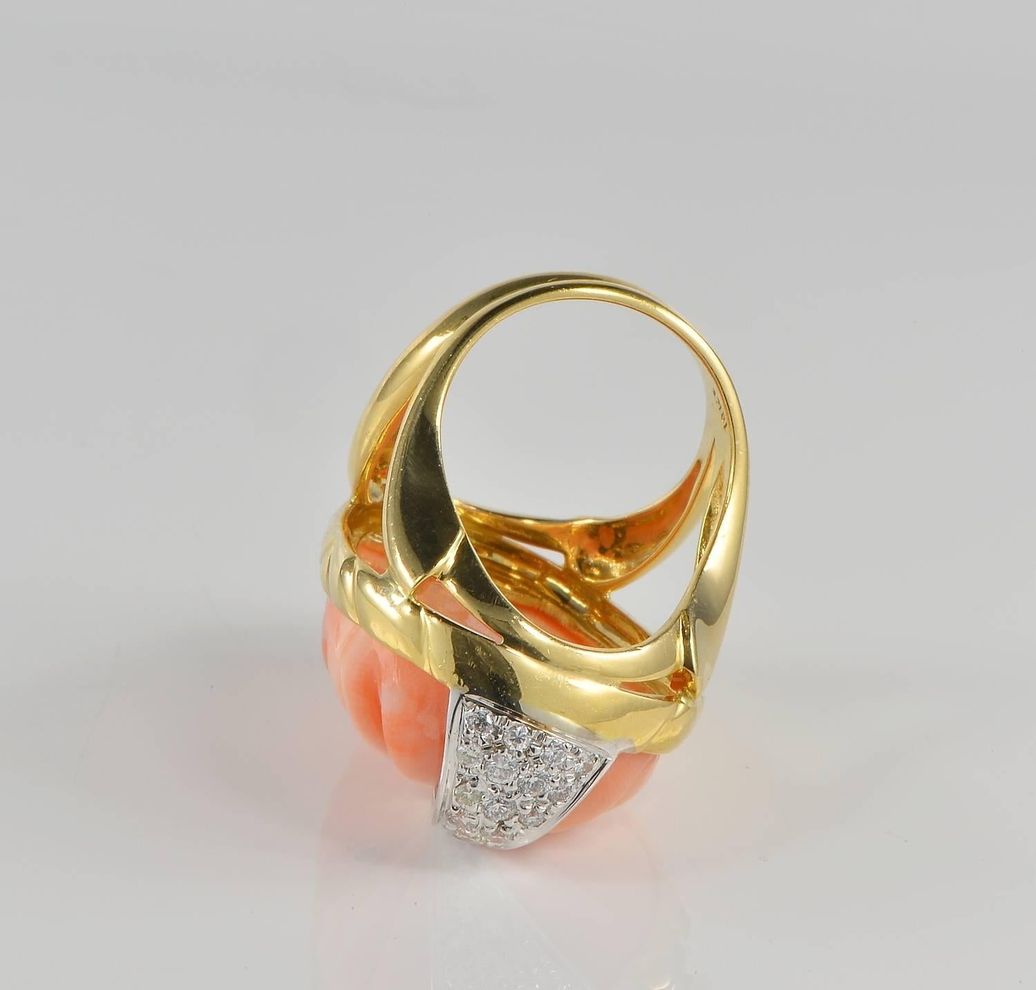 Rare Coral Maori Mask Diamond Vintage Ring In Excellent Condition In Napoli, IT