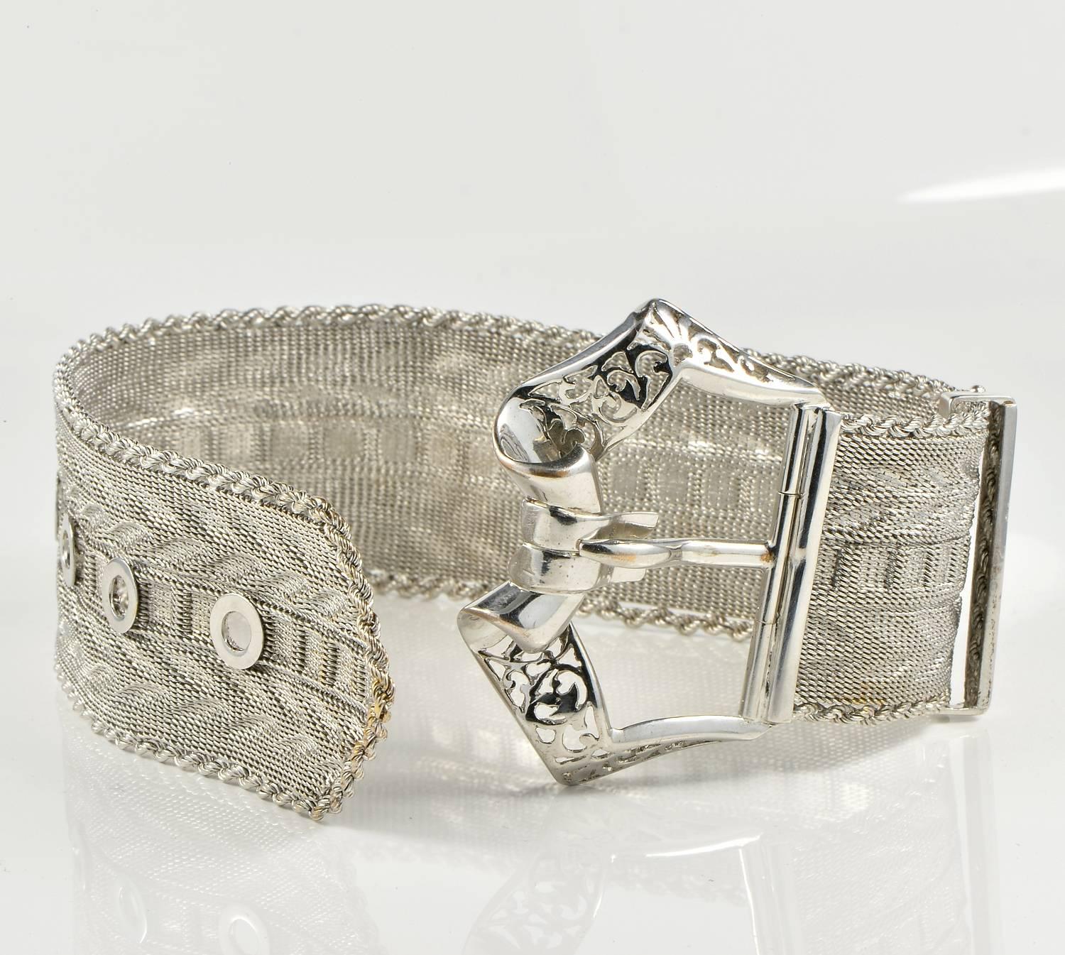 Women's Art Deco 18 Karat White Gold Rare Buckle Bracelet For Sale