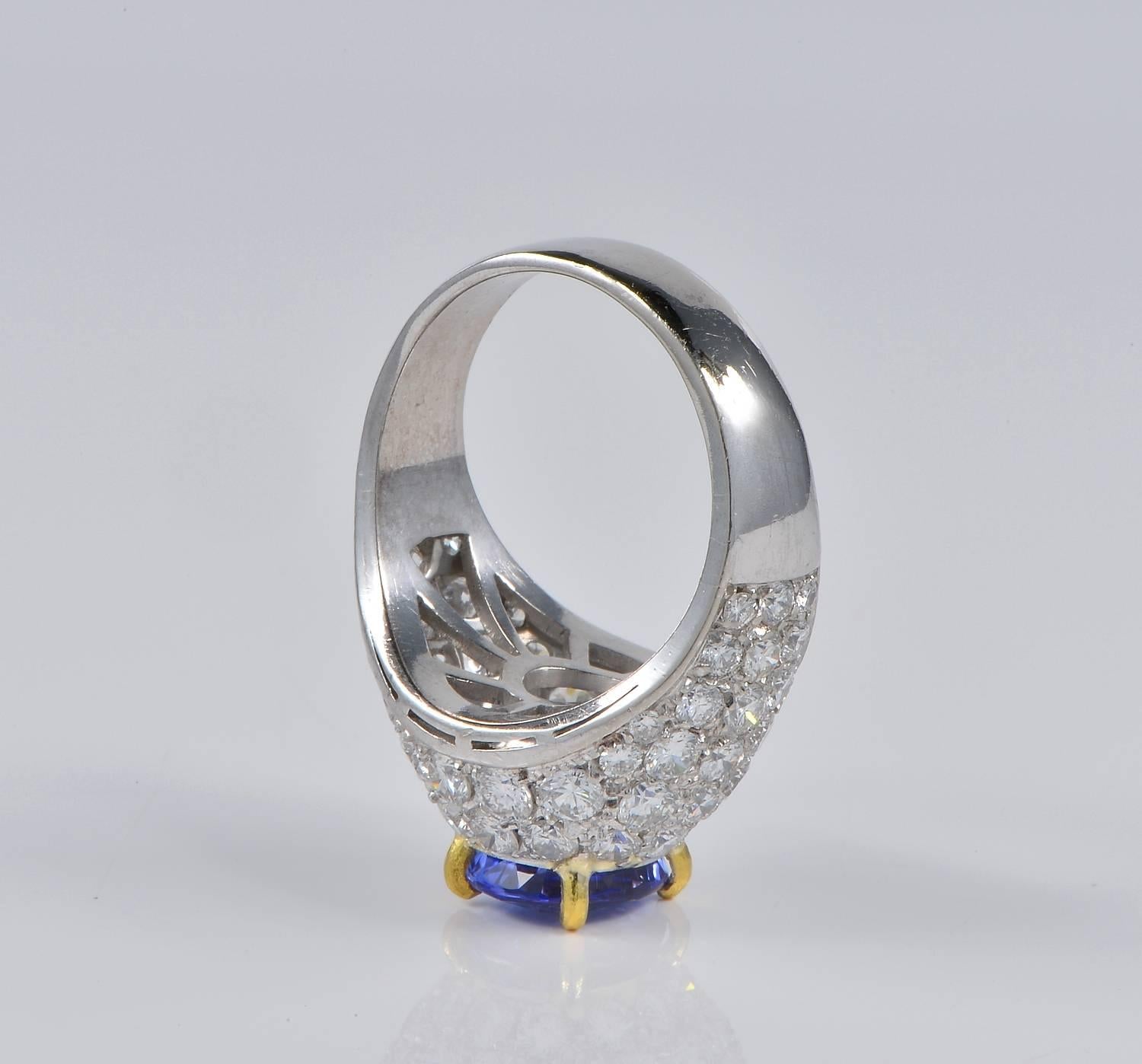 2.40 Carat Tanzanite 3.80 Carat Diamond Vintage Platinum Ring In New Condition For Sale In Napoli, IT