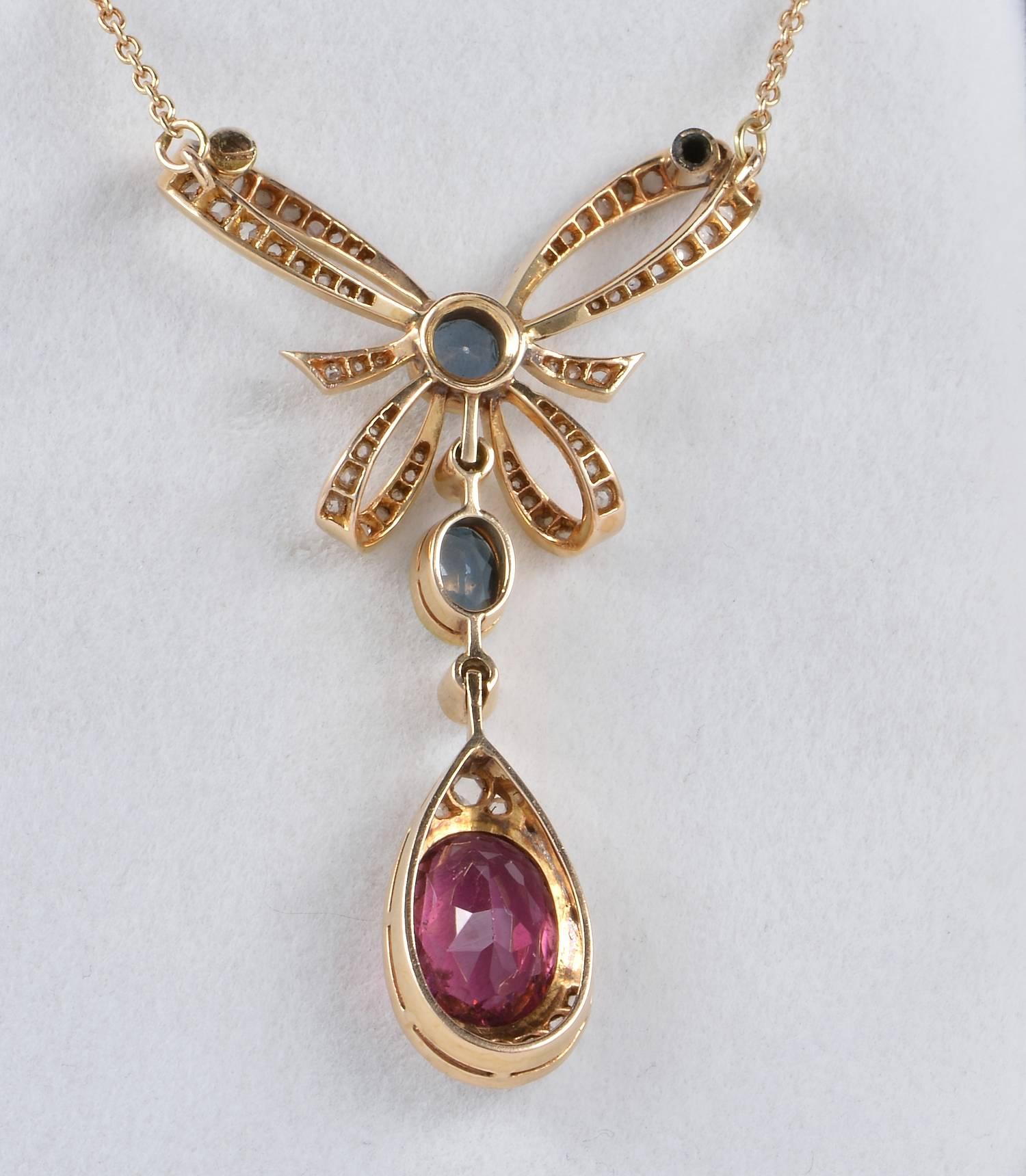 Women's Edwardian 4.0 Carat Natural Rubellite 1.40 Carat Diamond Rare Bow Necklace For Sale