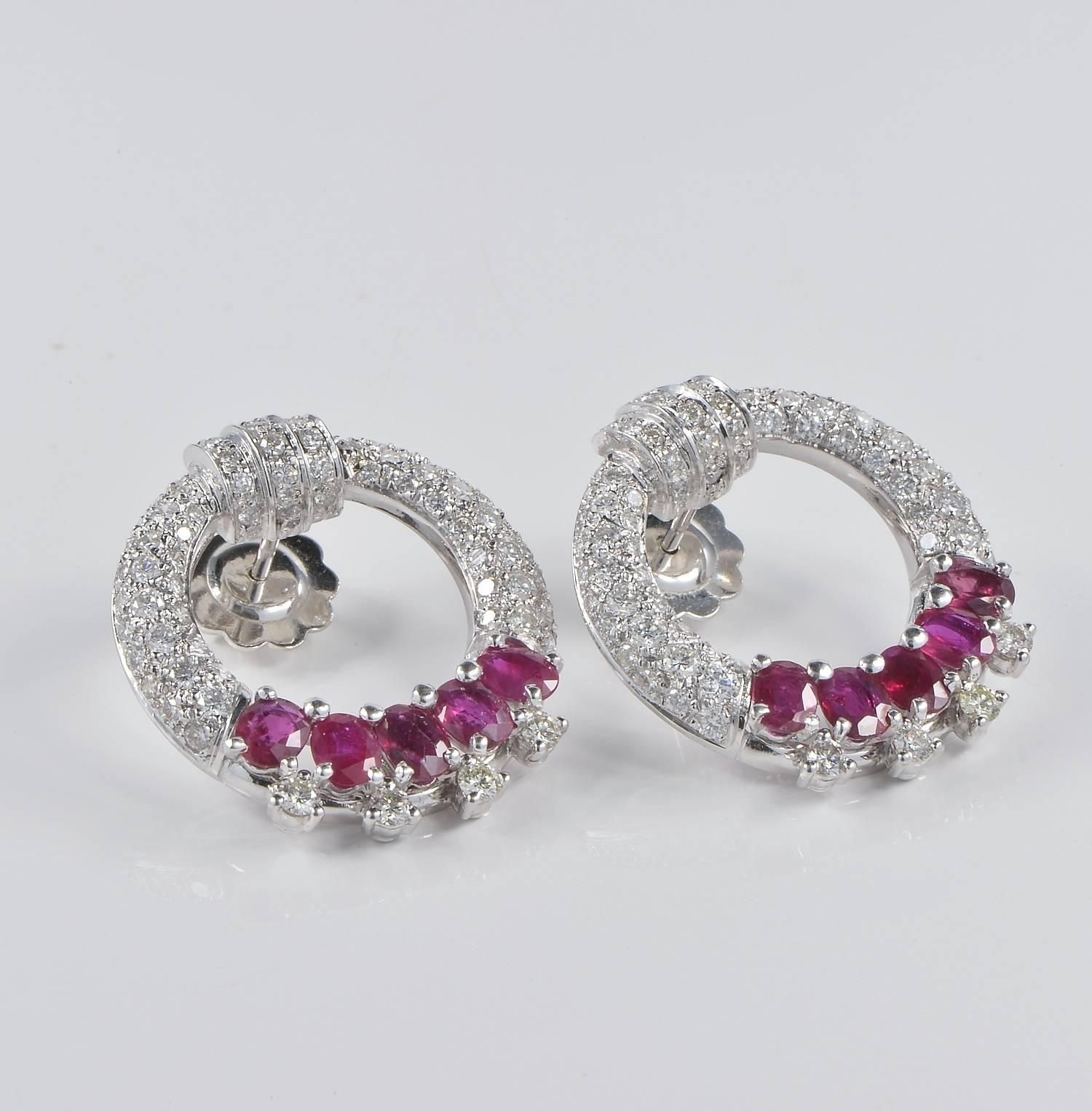 Spectacular Ruby and Diamond Vintage Hoop Earrings In Excellent Condition For Sale In Napoli, IT