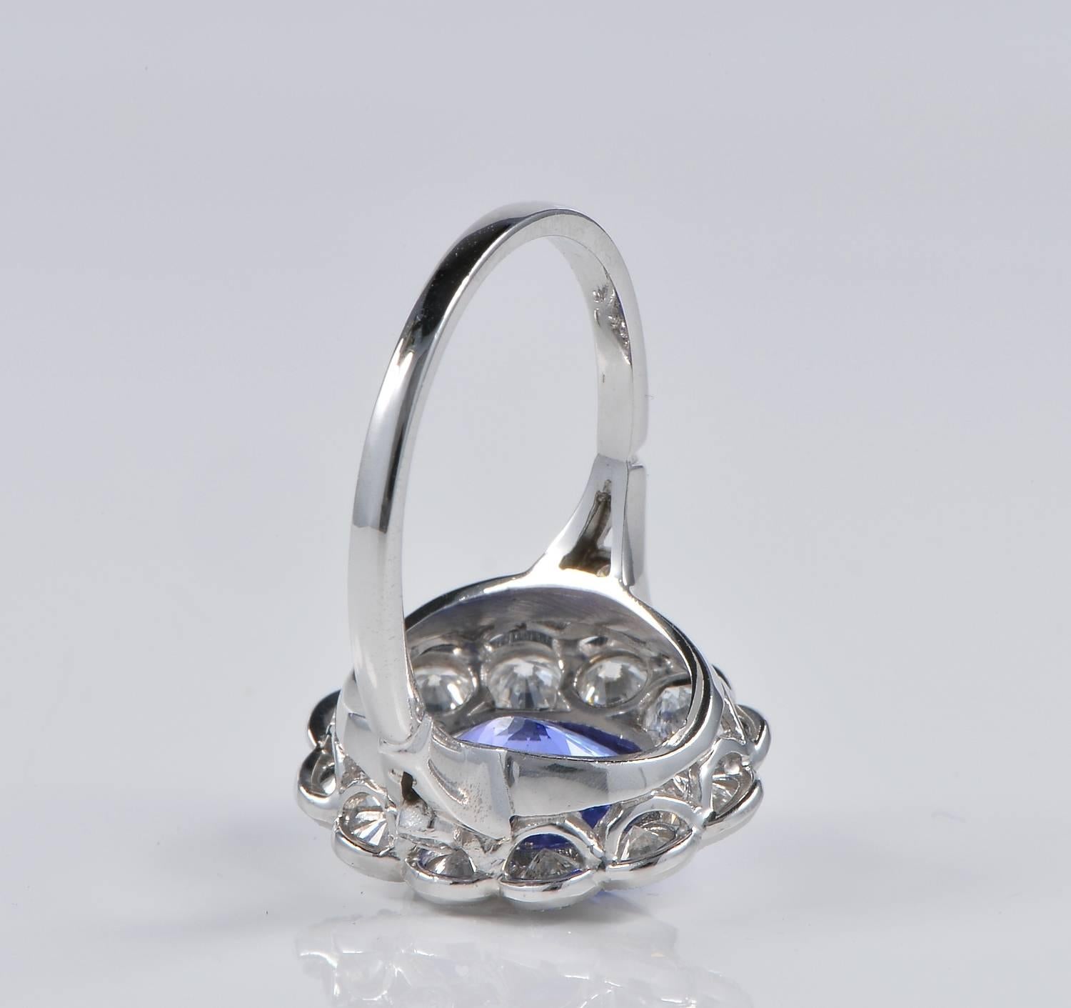3.60 Carat Tanzanite 2.60 Carat Diamonds Halo Ring In Excellent Condition For Sale In Napoli, IT