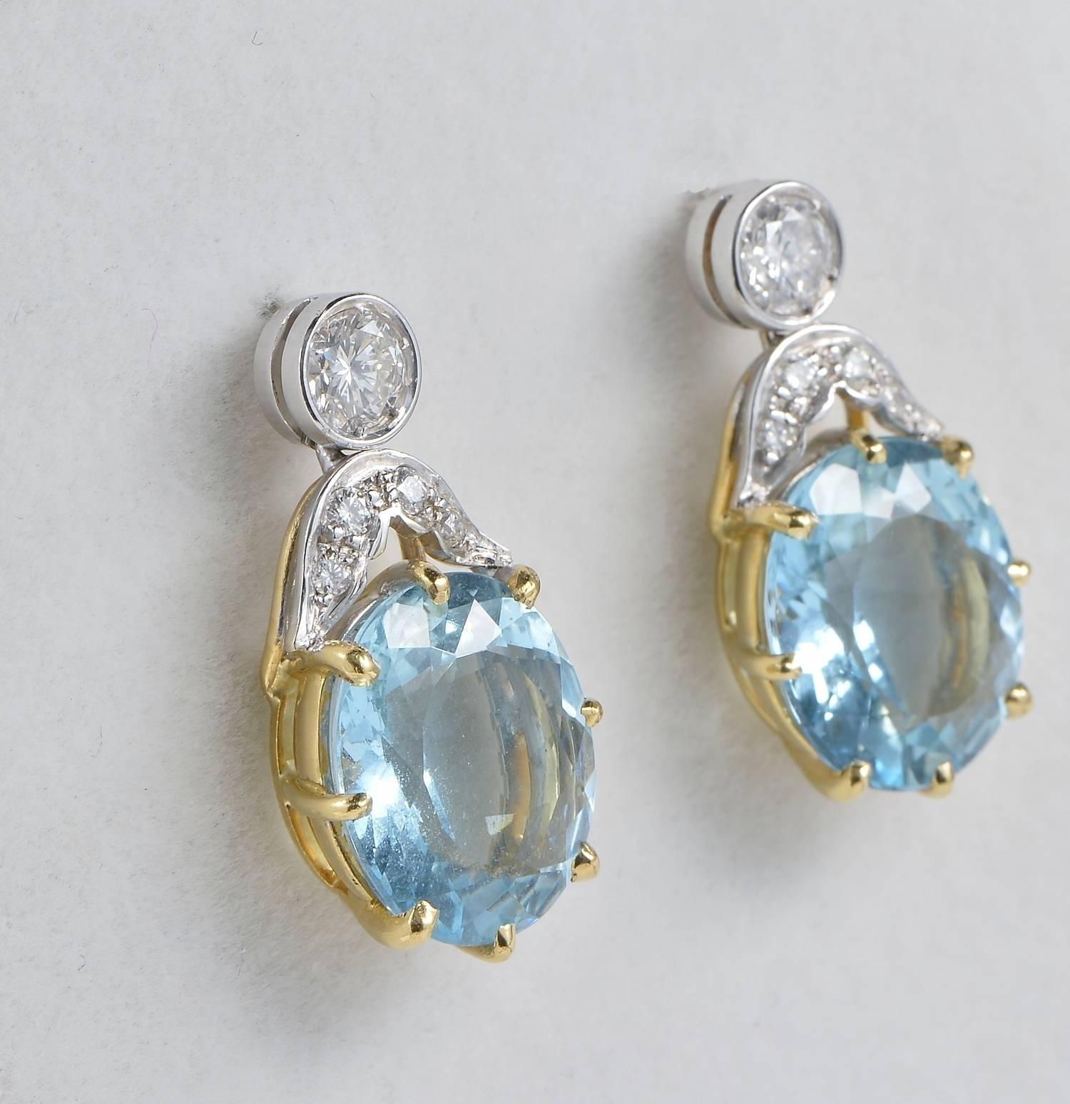 Art Deco 13.00 Carat Natural Aquamarine 1.05 Carat Diamond Drop Earrings In Excellent Condition For Sale In Napoli, IT