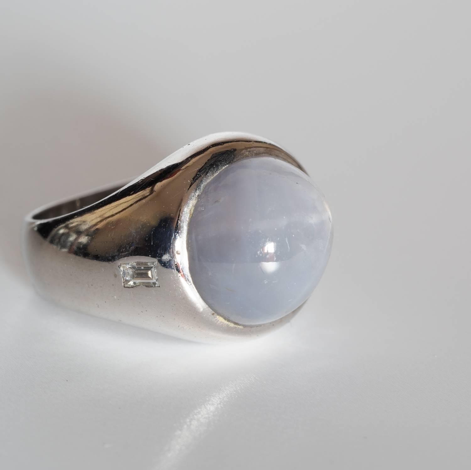 13.40 Carat Natural Star Sapphire Diamond Vintage Ring In Excellent Condition For Sale In Napoli, IT