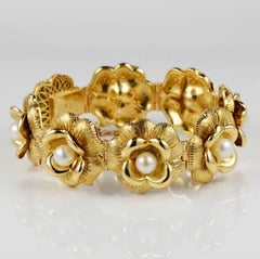 Pearl Flower Design Italian 18 Karat Gold Bracelet