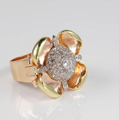 1.05 Carat Late Art Deco Flower Ring