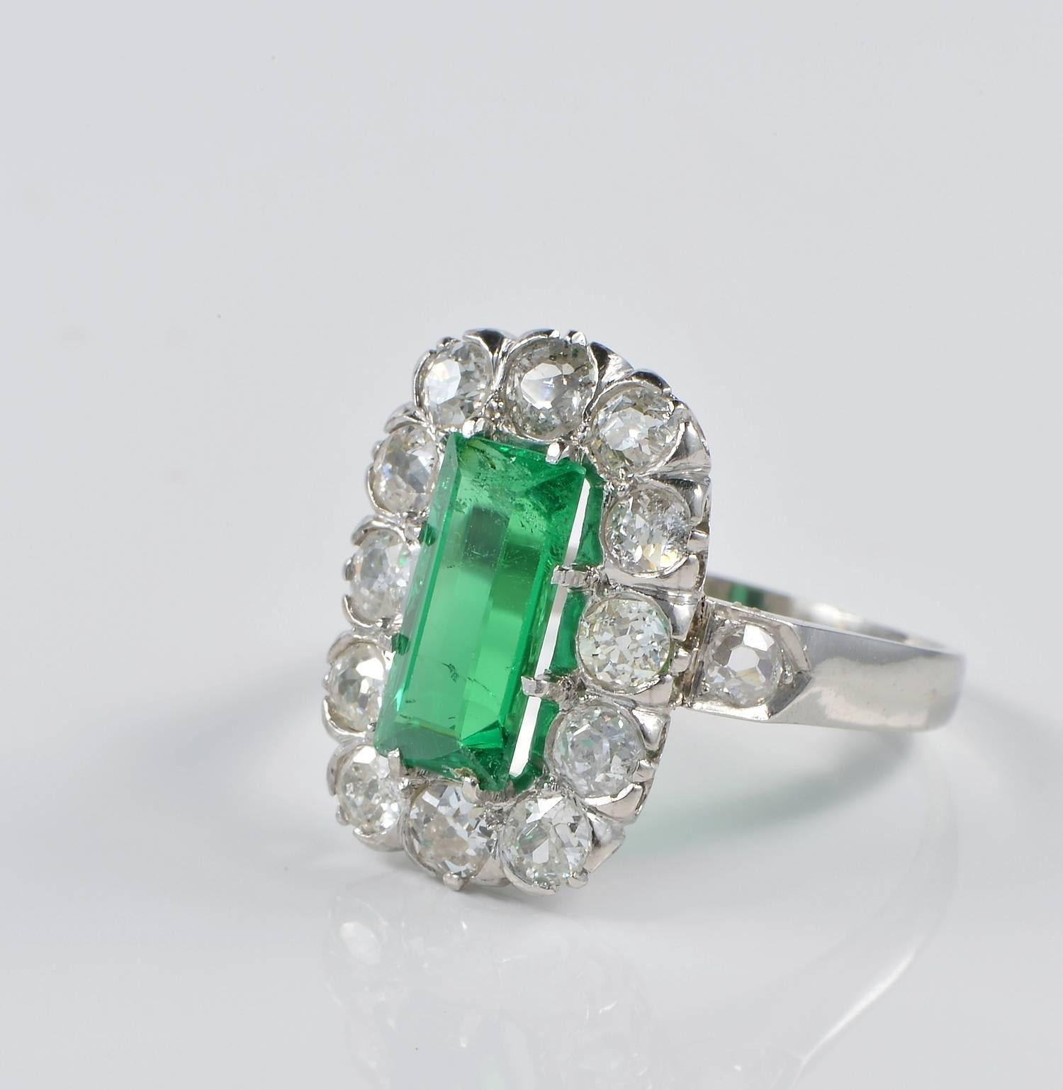 Art Deco Vintage 1.60 Carat Colombian Emerald 2.20 Carat Mine Cut Diamond Platinum Ring
