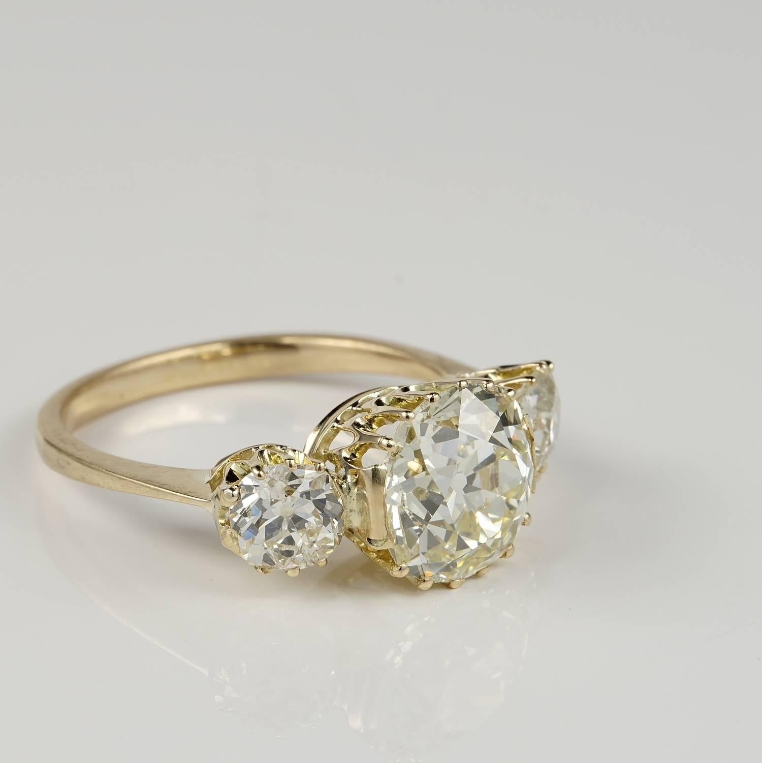 Pool of Light!
Extraordinary Edwardian period Diamond trilogy ring
Boasting a bright, blazing selection of three old mine cut Diamonds
Centre Diamond weighted off mounting for 3.14 Ct - rated as K/L VVS1 - although massive carat weight for a main