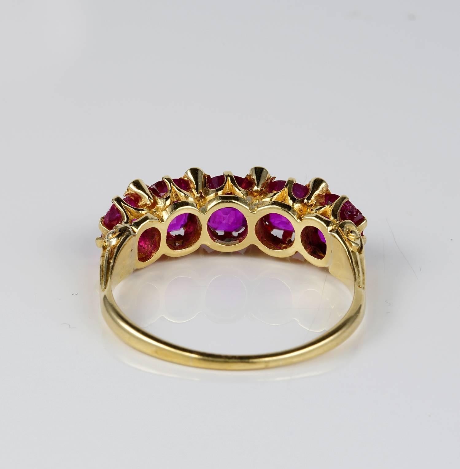 Certified Burma Rubies English Victorian Five-Stone Rare Ring In Good Condition For Sale In Napoli, IT