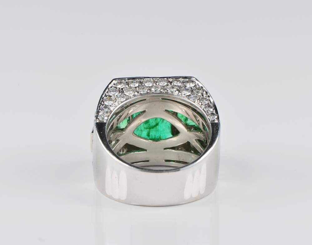 Emerald Cut 1960s Art Deco Style Design Large Emerald 4.20 Carat Diamond Gold Ring For Sale