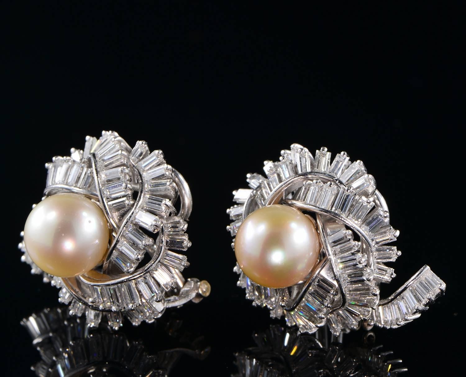 Magnificent 1950s Diamond Round Pearl Platinum Earclips In Excellent Condition For Sale In Napoli, IT