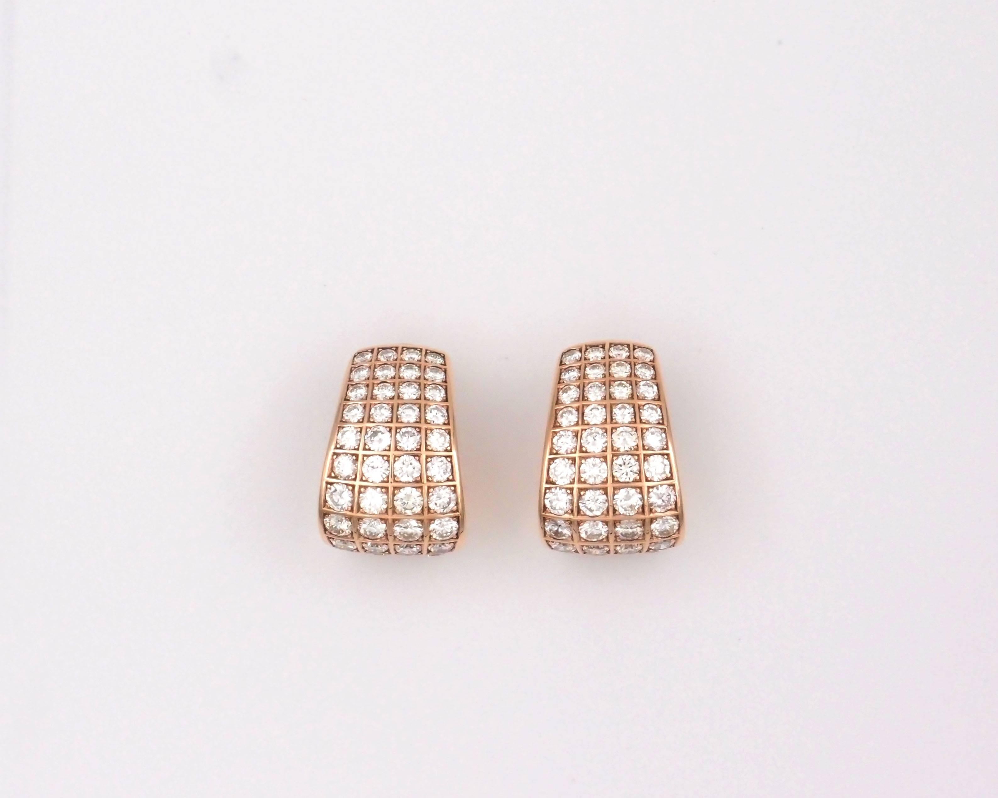 Women's or Men's Elegant Diamond Yellow Gold Earrings For Sale