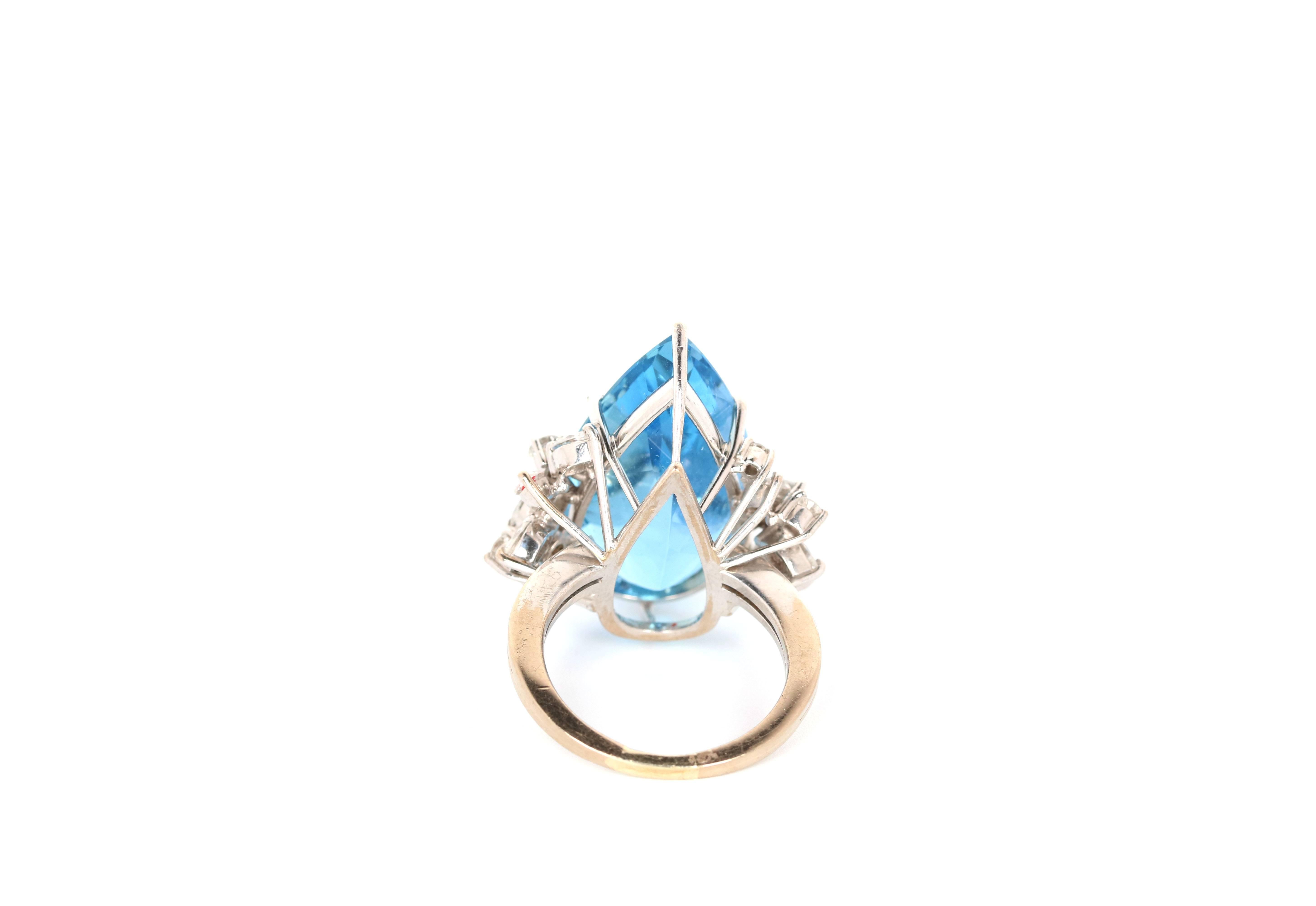 Santa Maria Aquamarine Diamond Ring In Excellent Condition For Sale In Beverly Hills, CA