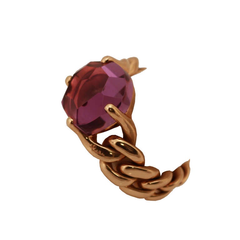 Pomellato Chain Shank Ring in 18K yellow gold, featuring a 5.0 ct. Amethyst. Size 8.5.