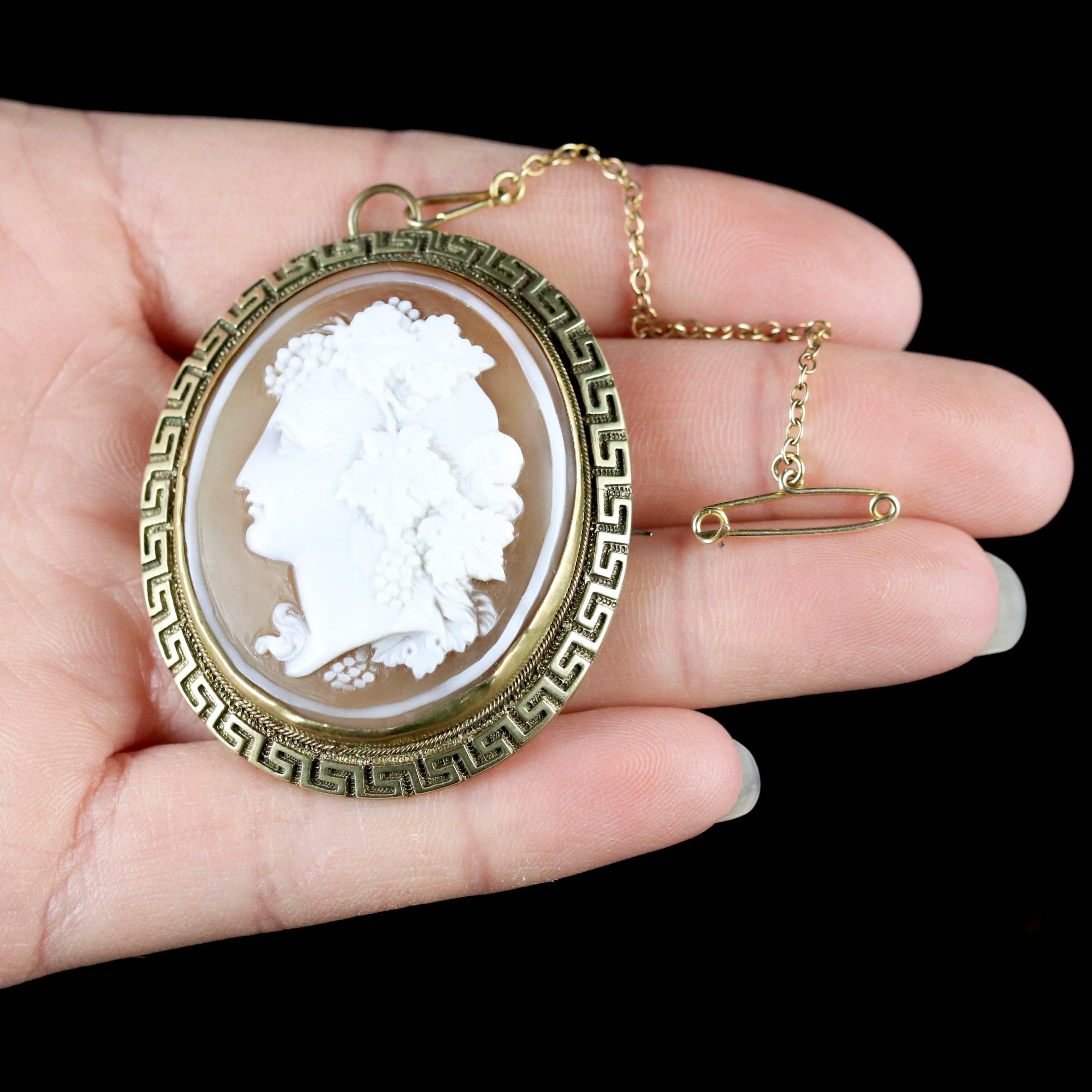 Antique Victorian Cameo Gold, circa 1860 Brooch 6