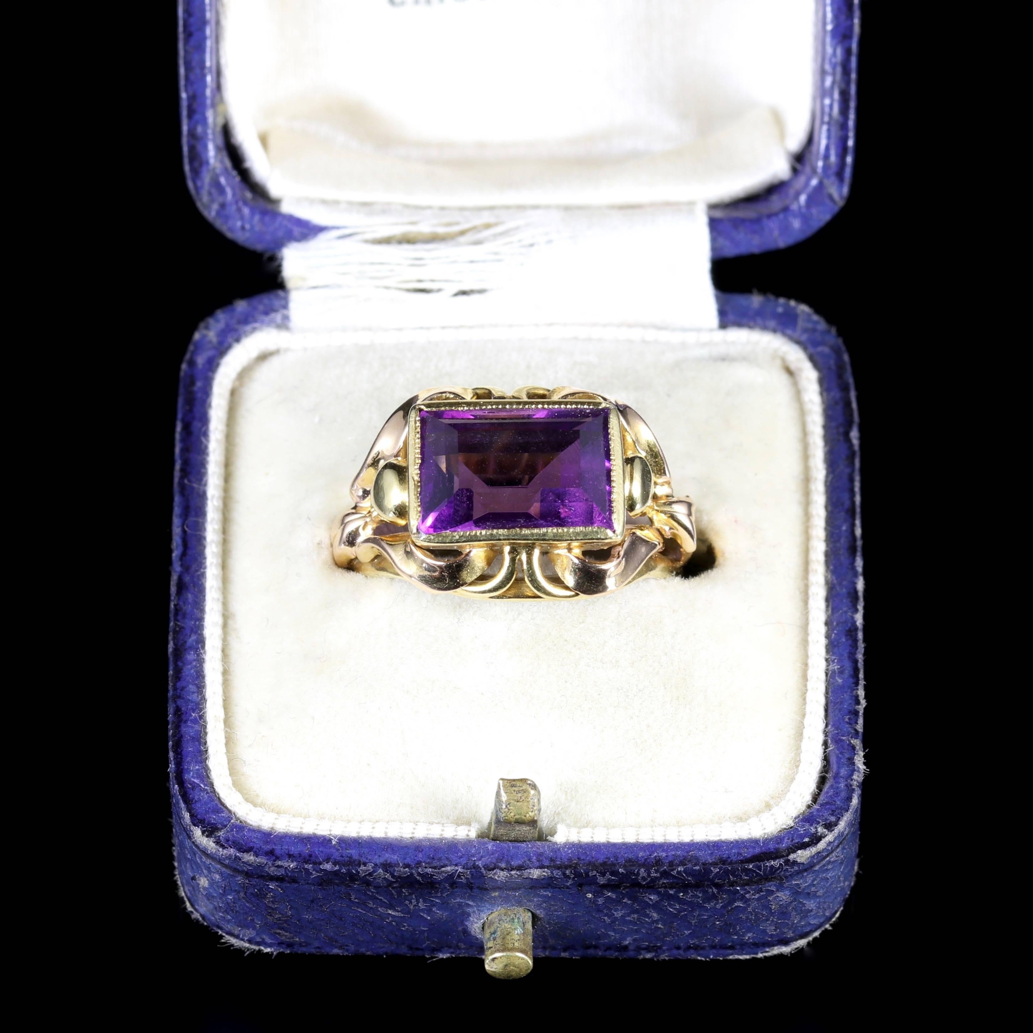 Antique Victorian Amethyst Ring circa 1900 18 Carat Gold Arts & Crafts 2