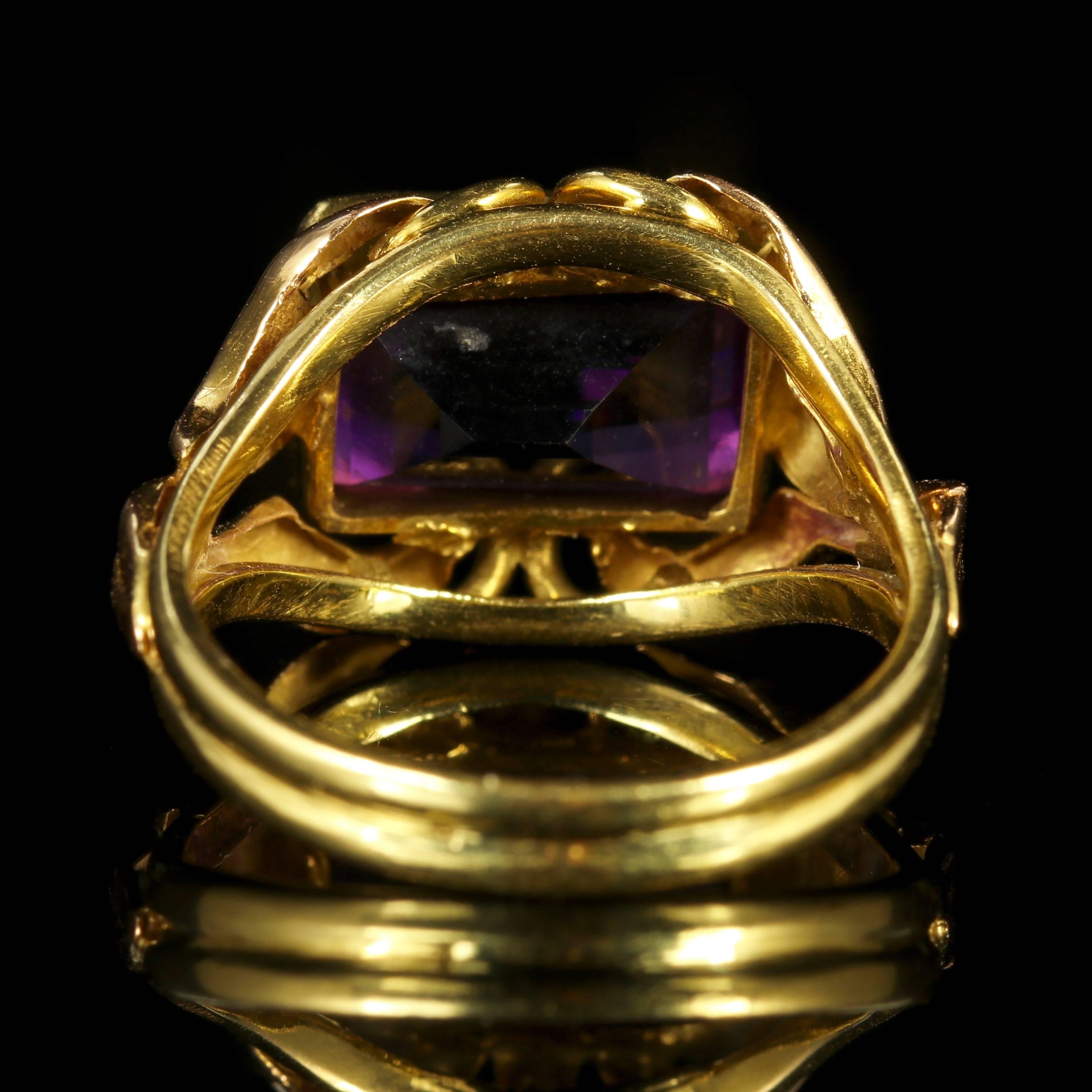 Antique Victorian Amethyst Ring circa 1900 18 Carat Gold Arts & Crafts In Excellent Condition In Lancaster, Lancashire