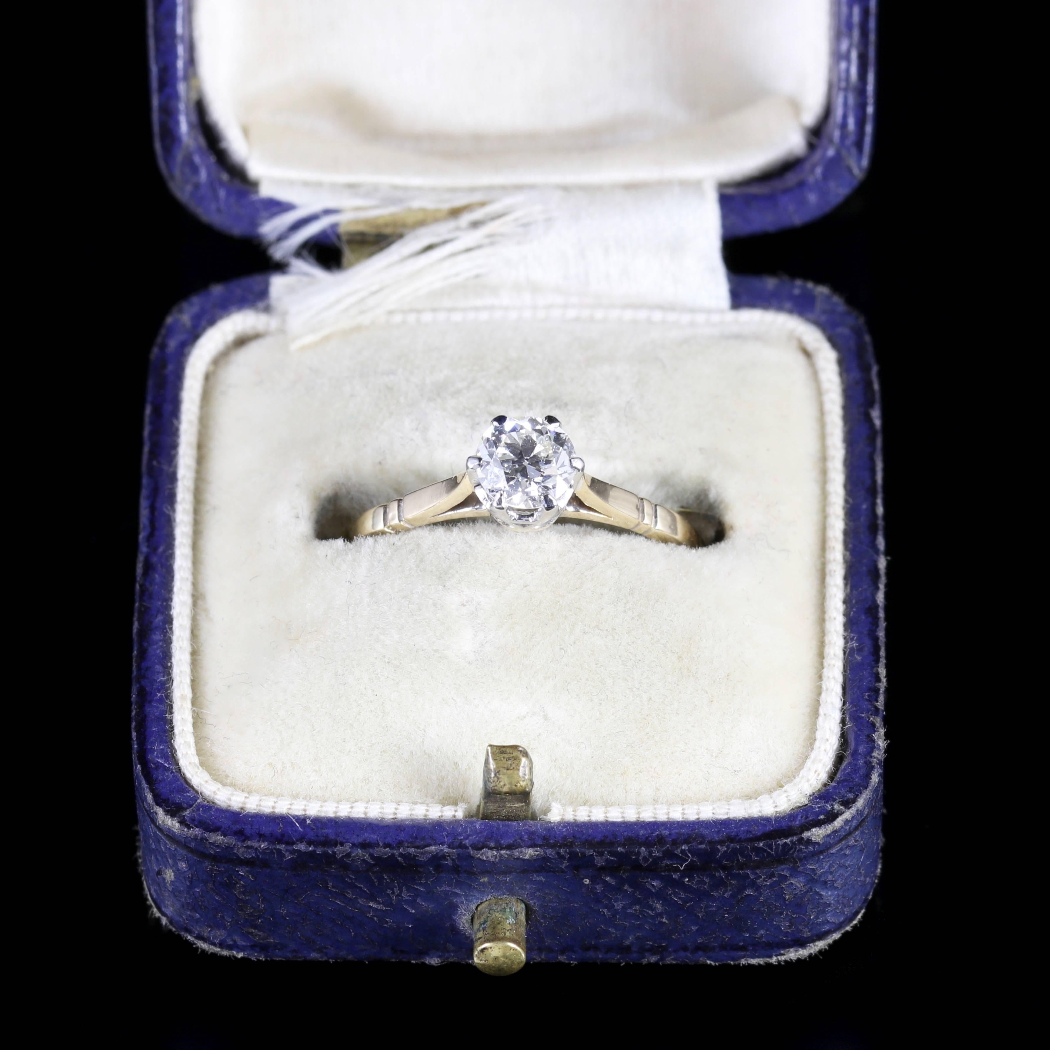 Edwardian Diamond Solitaire Ring 18 Carat Gold circa 1915 Engagement Ring For Sale 1