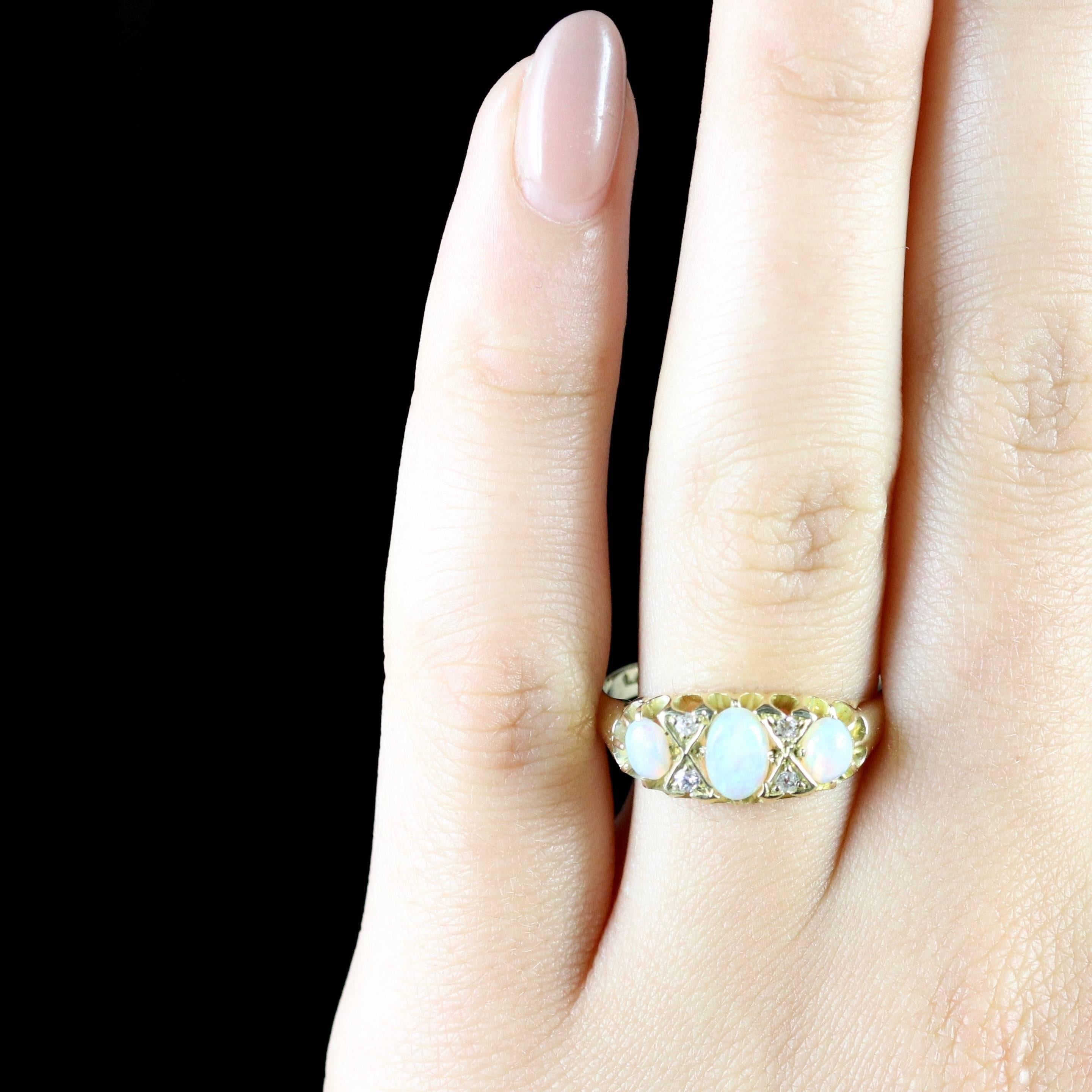Antique Victorian Opal Diamond Ring 18 Carat Gold, circa 1900 4