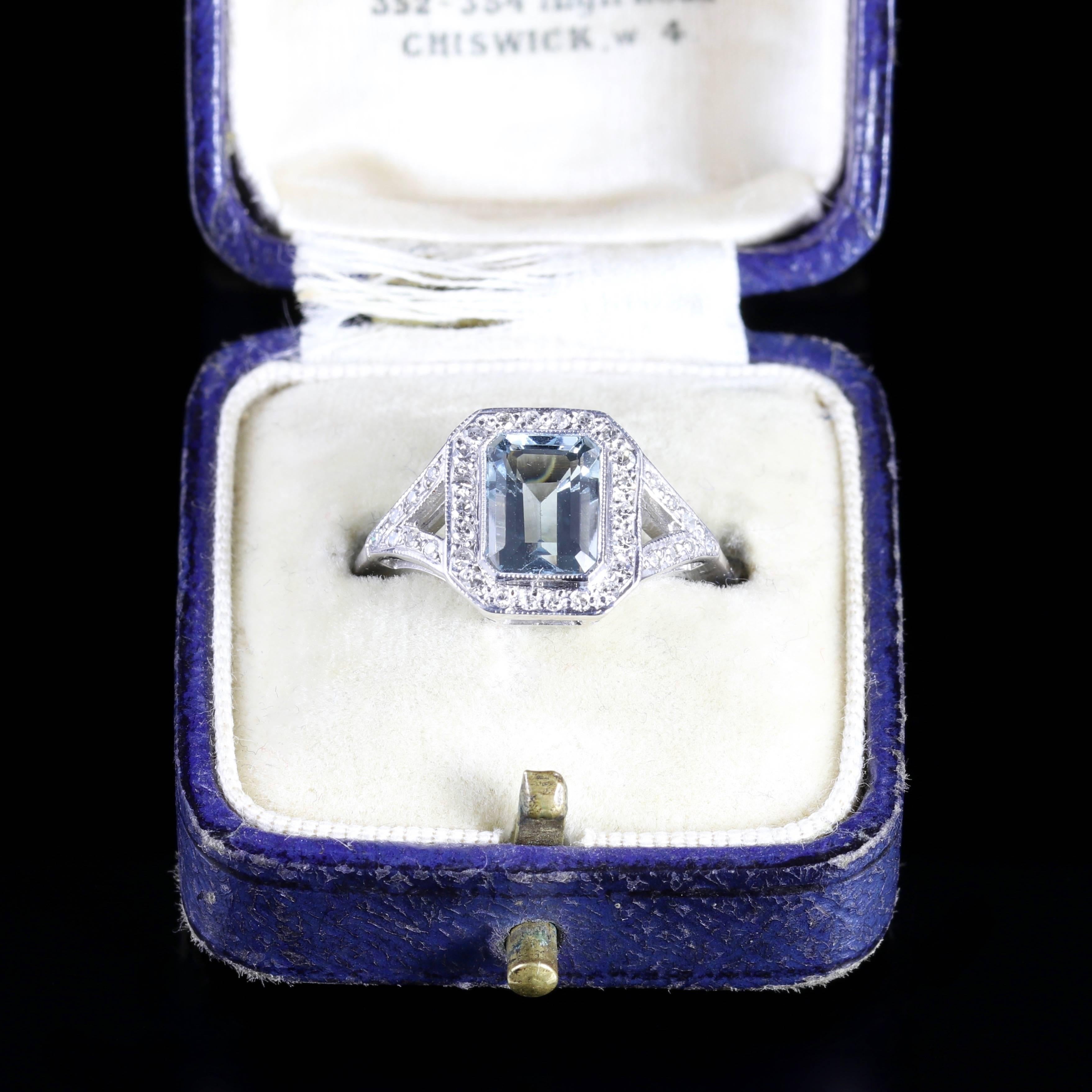 Women's Aquamarine Diamond Ring Art Deco 2.5 Carat Emerald Cut Aquamarine 18 Carat Gold