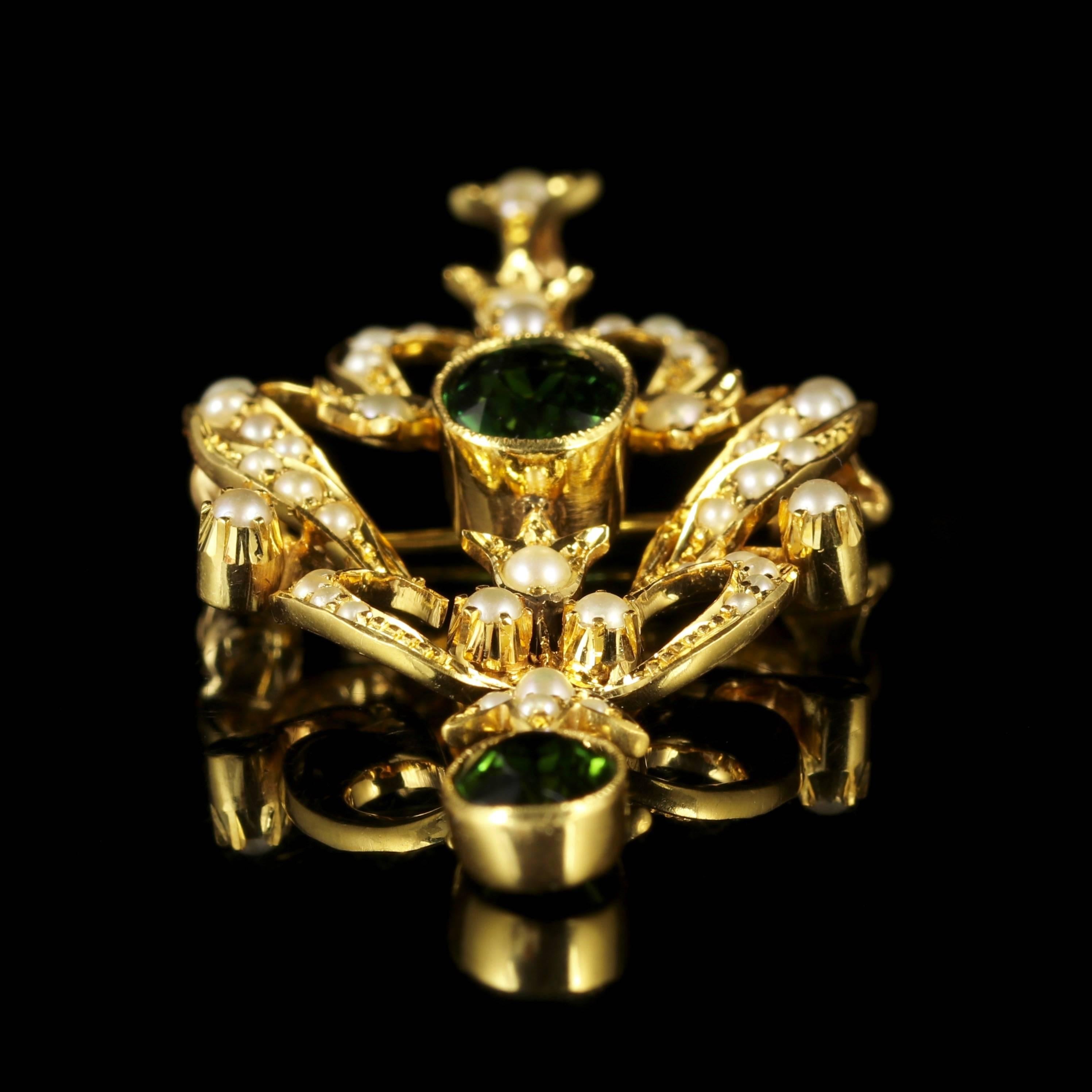 Antique Victorian Pendant Green Tourmaline 15ct Gold Brooch Circa 1900 In Excellent Condition In Lancaster, Lancashire