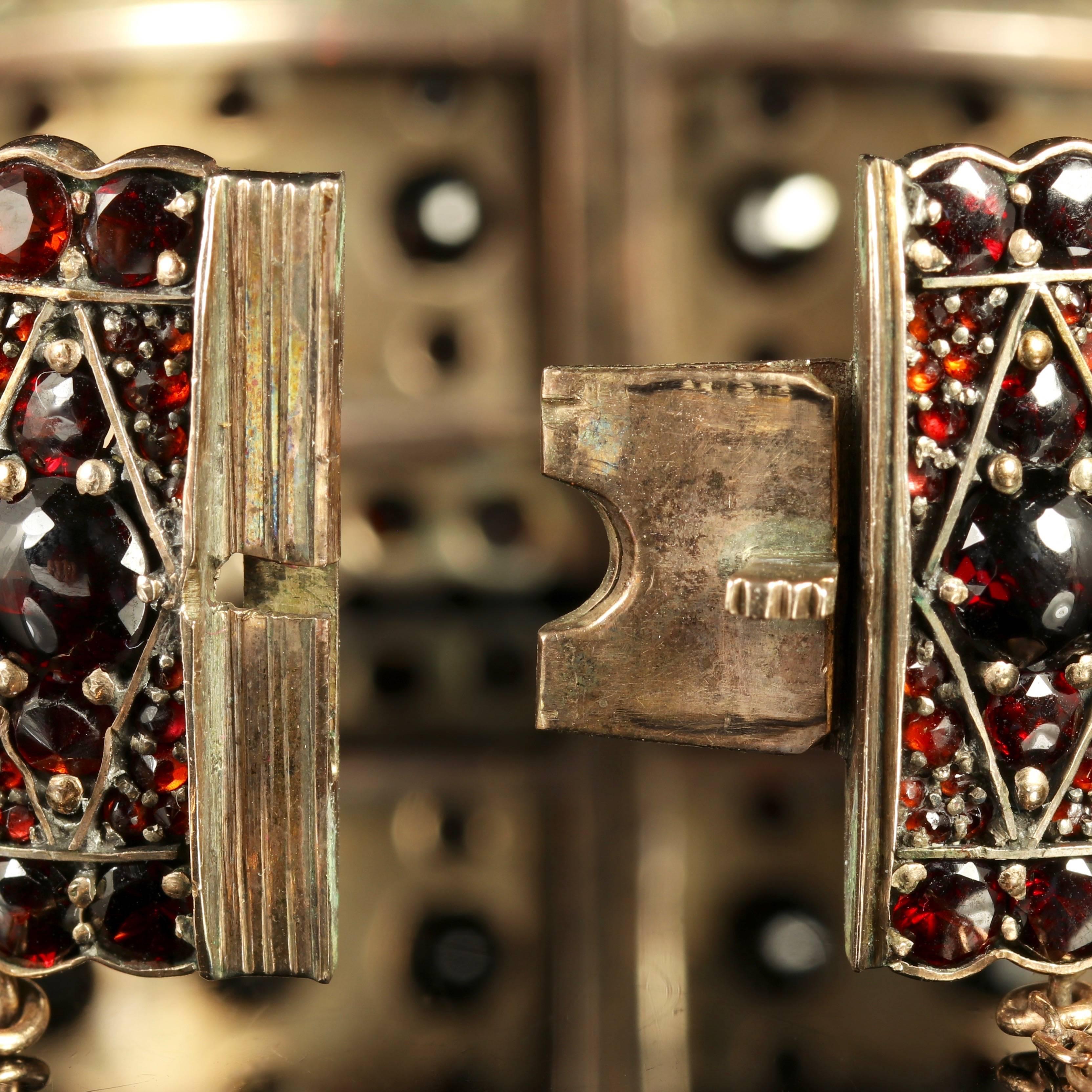 Antique Victorian Bohemian Garnet Bangle Boxed, circa 1880 2