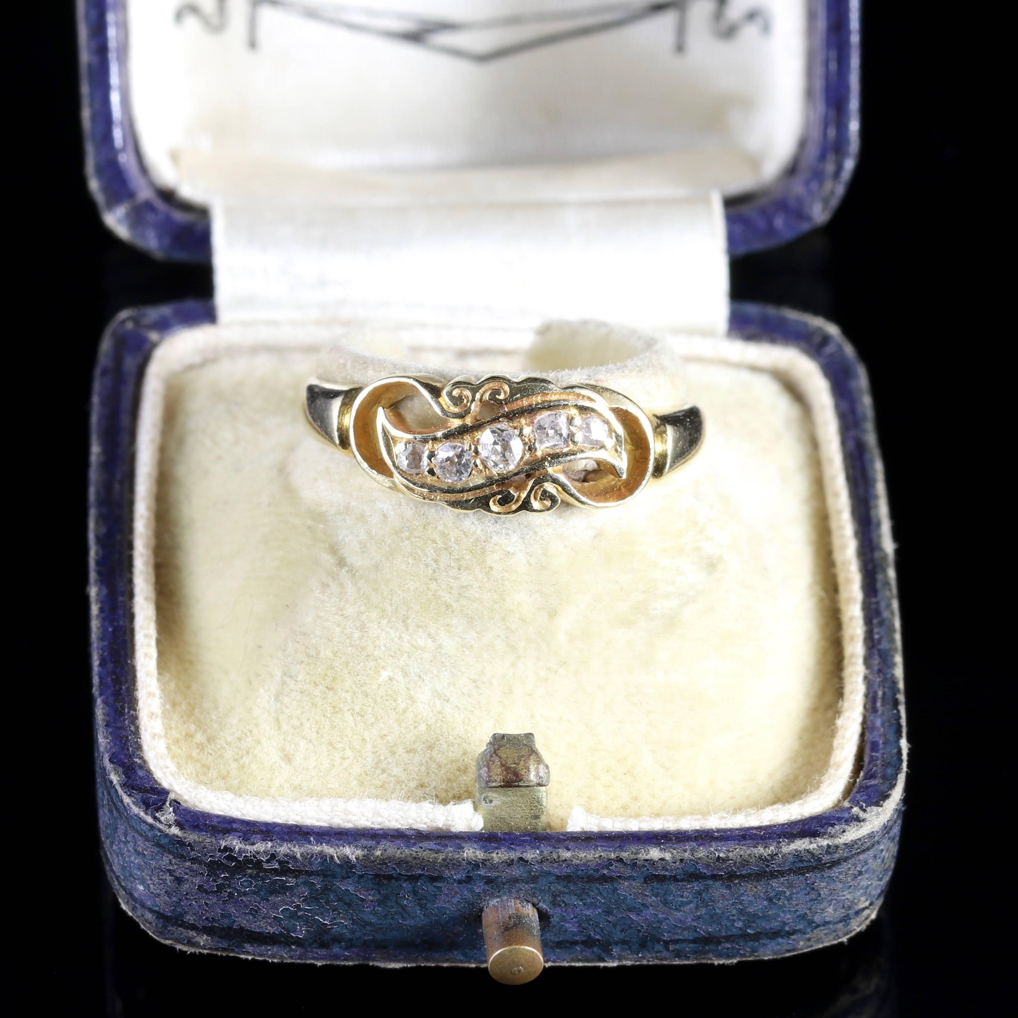 Edwardian Diamond Five-Stone 18 Carat Gold Twist Ring Dated Birmingham, 1907 3